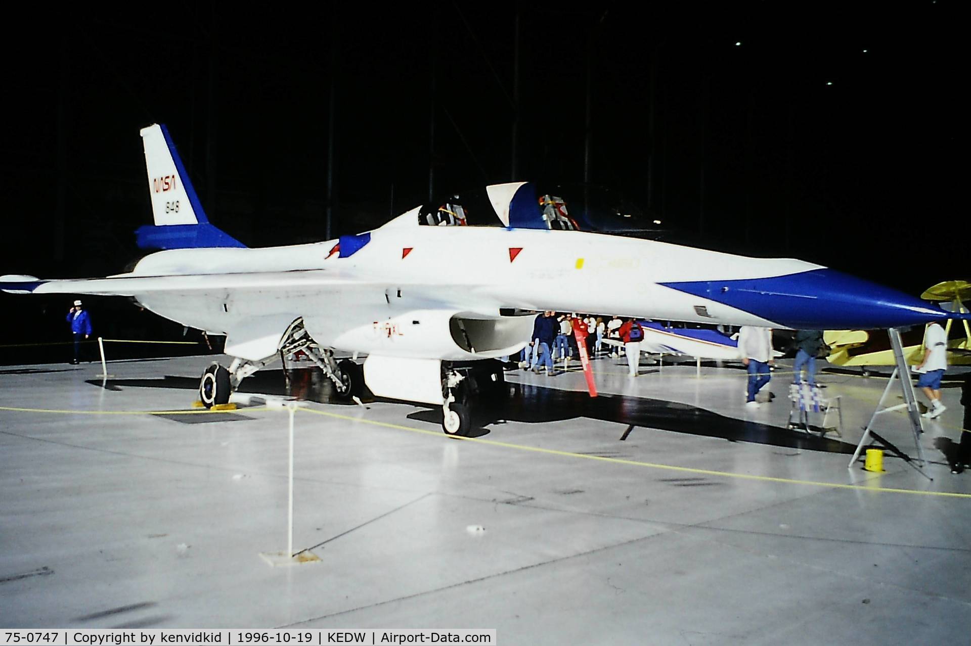 75-0747, 1975 General Dynamics F-16XL C/N 61-3, At the 1996 Edwards Open House.