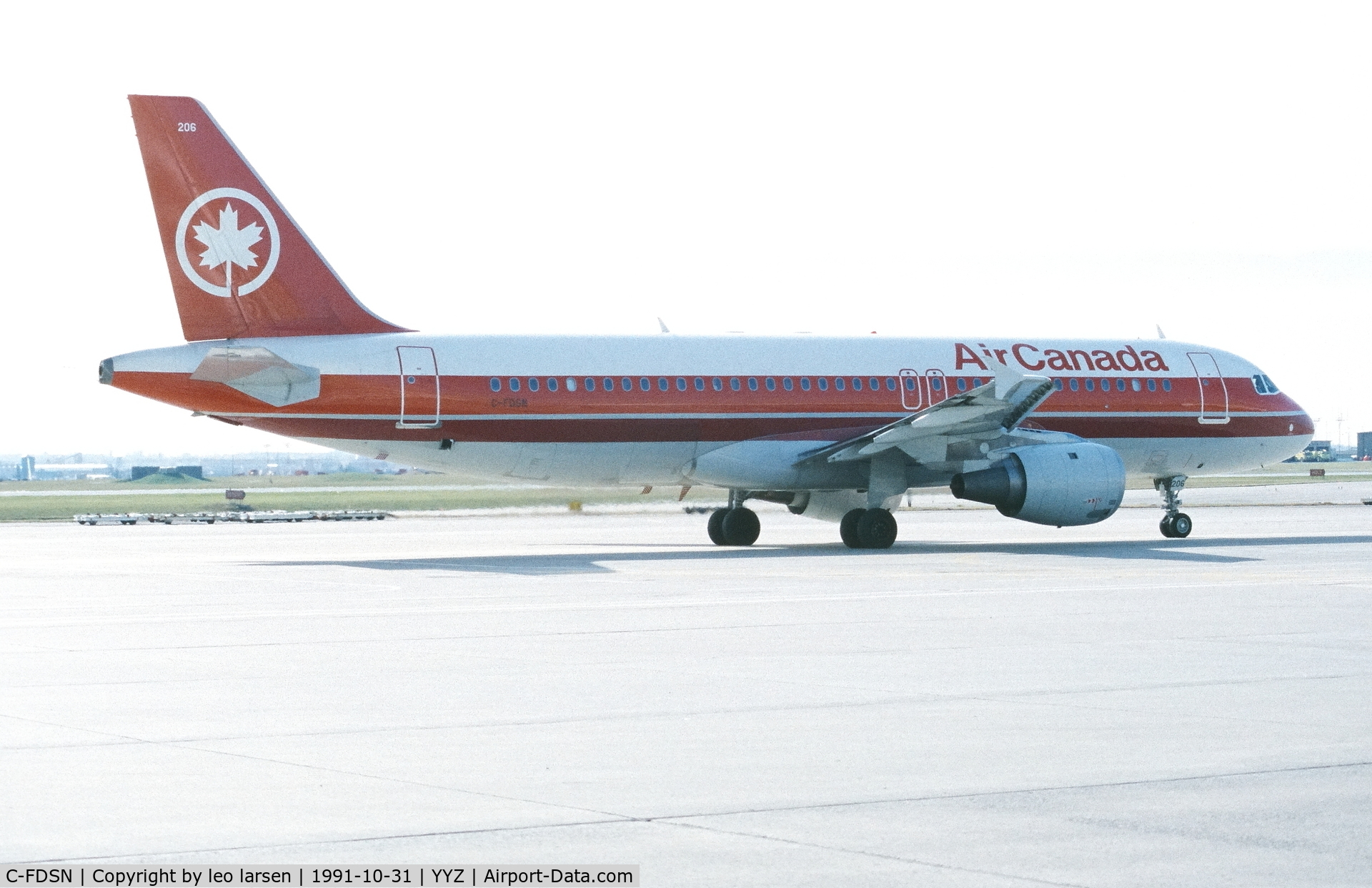 C-FDSN, 1990 Airbus A320-211 C/N 126, Toronto 31.10.1991