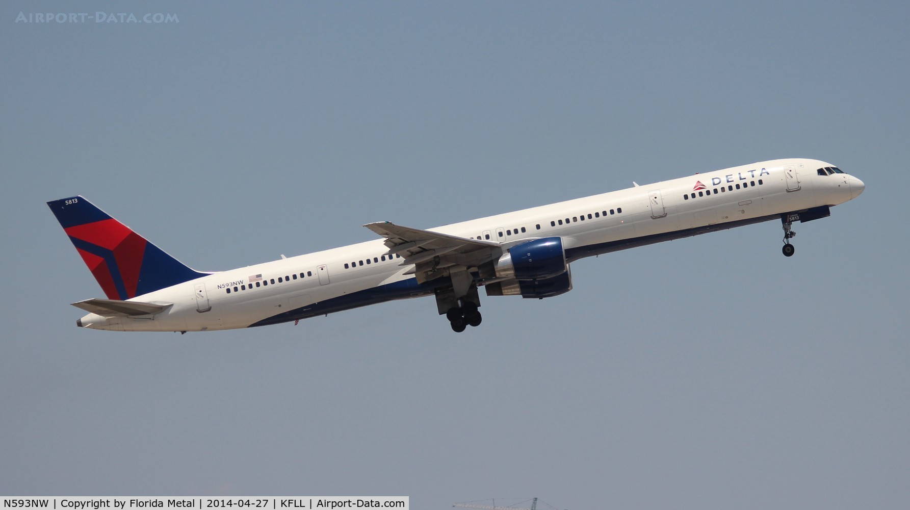 N593NW, 2003 Boeing 757-351 C/N 32993, FLL 2014