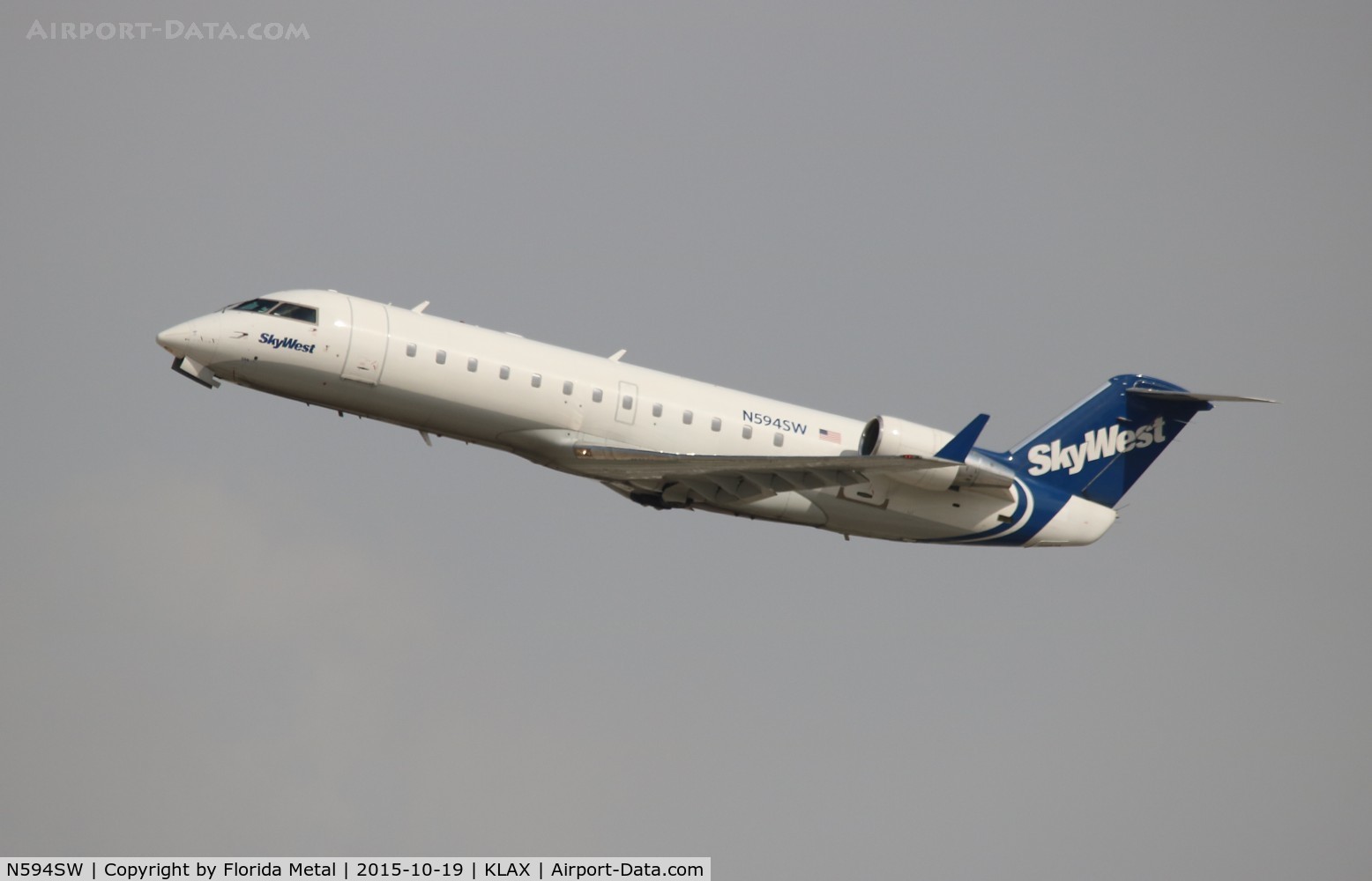 N594SW, 1999 Bombardier CRJ-100ER (CL-600-2B19) C/N 7285, LAX 2015