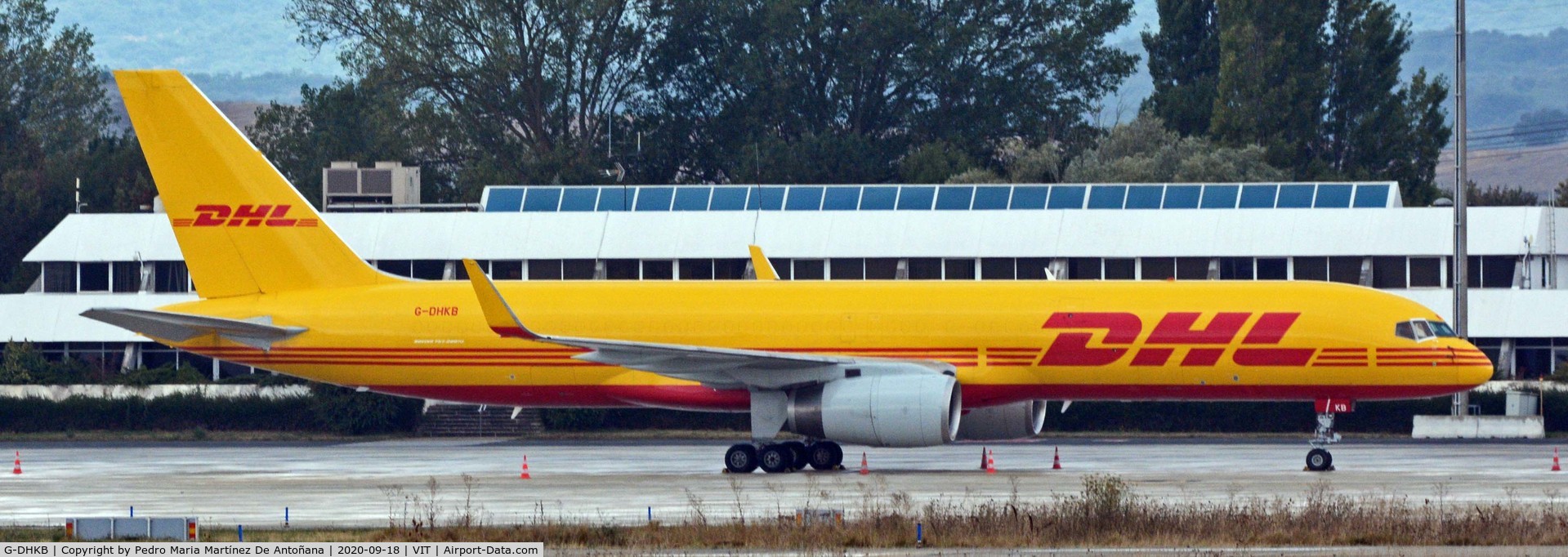 G-DHKB, 2000 Boeing 757-256 C/N 29312, Aeropuerto de Foronda - Vitoria-Gasteiz - Euskadi - España