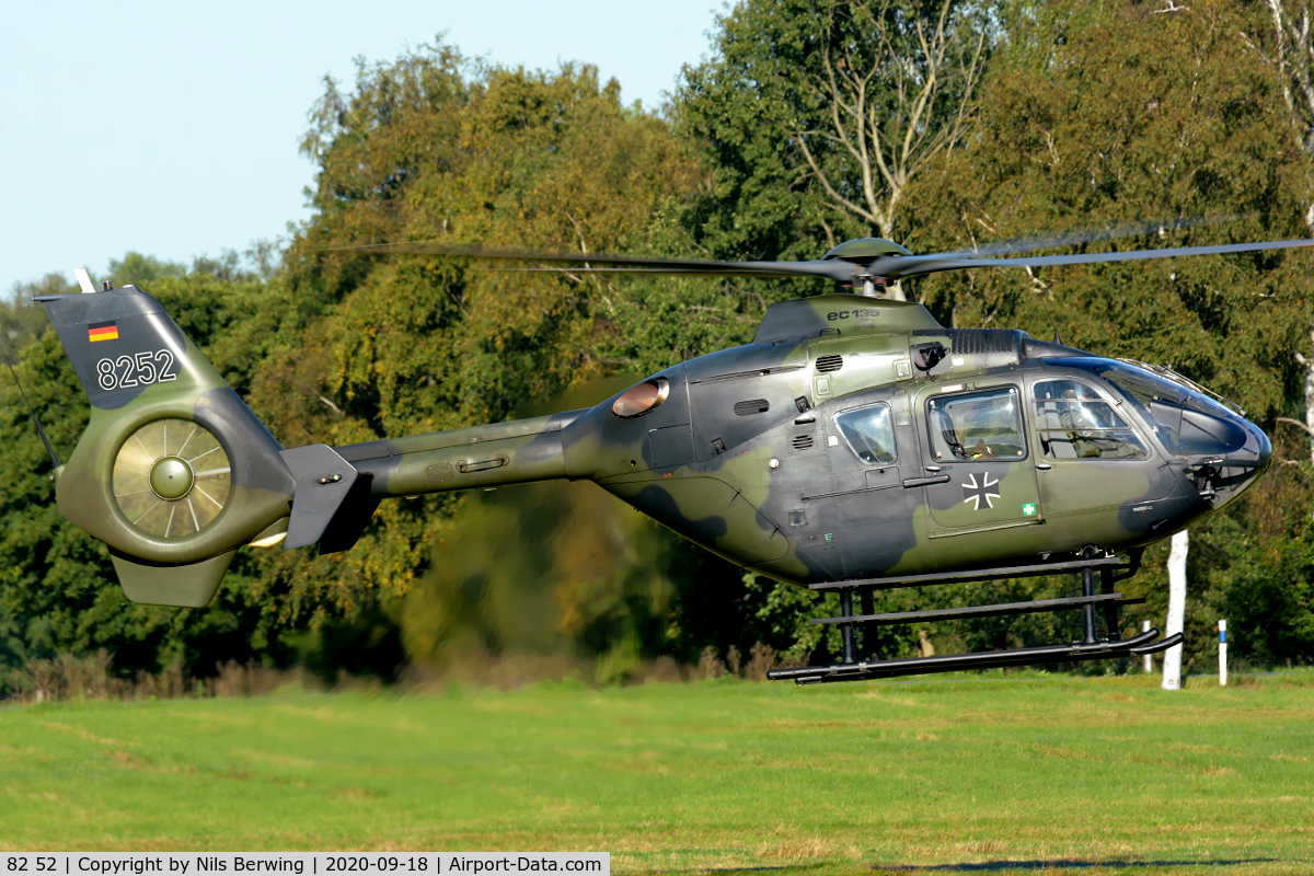 82 52, 2000 Eurocopter EC-135T-1 C/N 0093, 82+52 during training