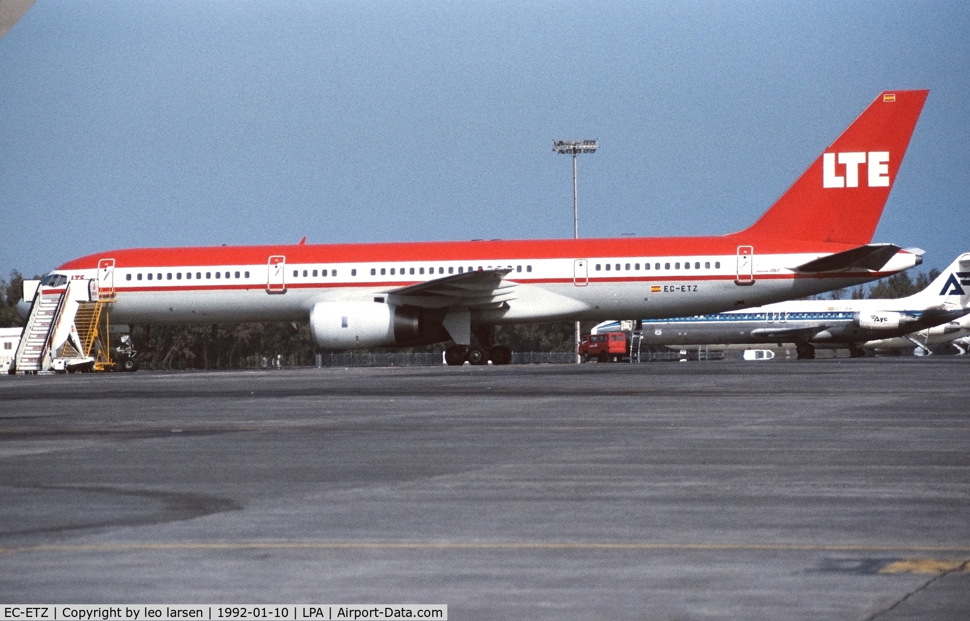 EC-ETZ, 1986 Boeing 757-225 C/N 22689, Las Palmas 10.1.1992