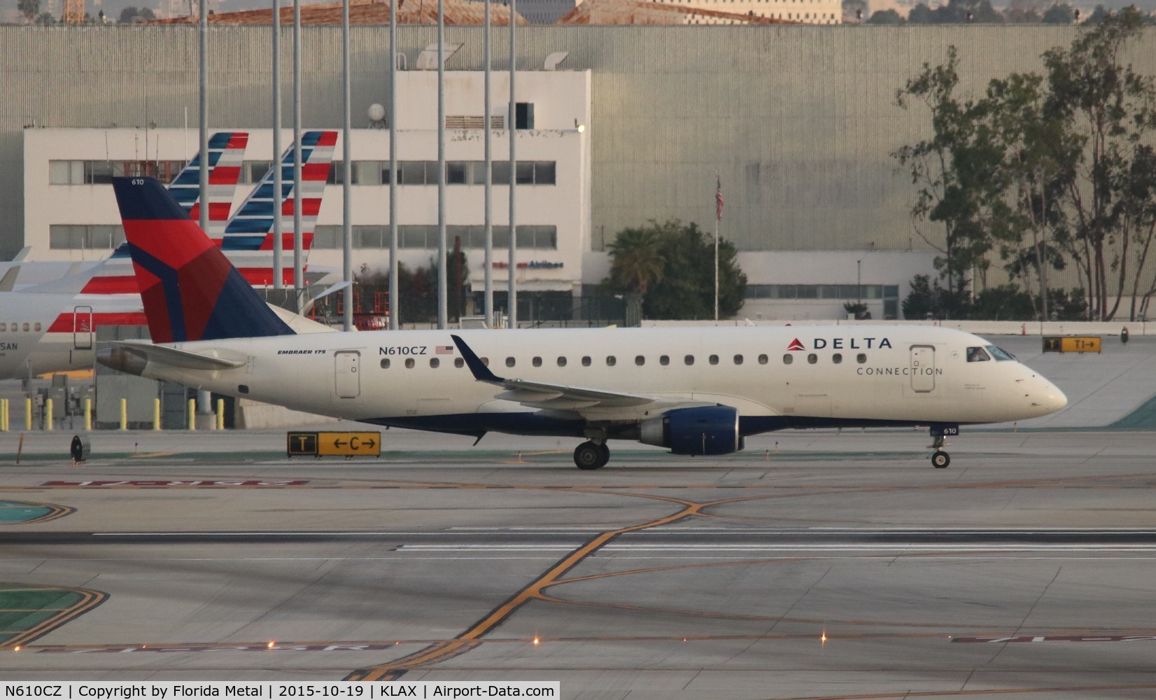 N610CZ, 2007 Embraer 175LR (ERJ-170-200LR) C/N 17000198, LAX 2015