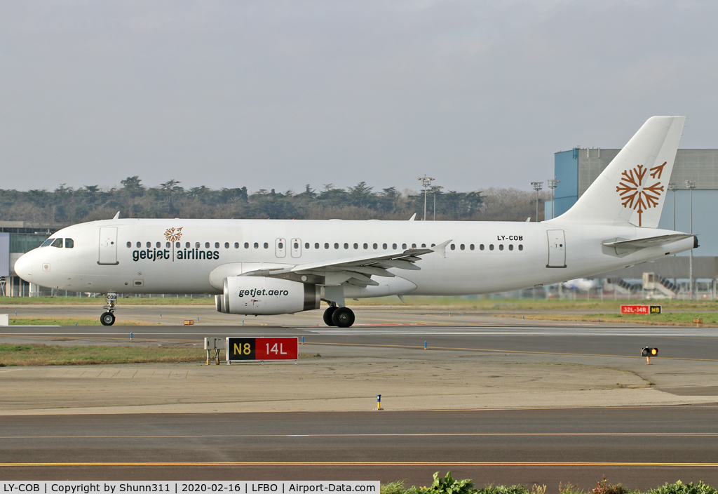 LY-COB, 1998 Airbus A320-232 C/N 928, Ready for take off from rwy 14L... TUI Fly UK flight this day...