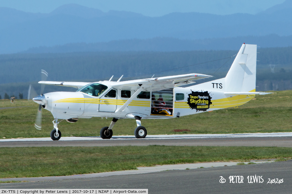 ZK-TTS, 2004 Cessna 208 Caravan I C/N 20800373, Tandem Skydiving (2002) Ltd., Taupo