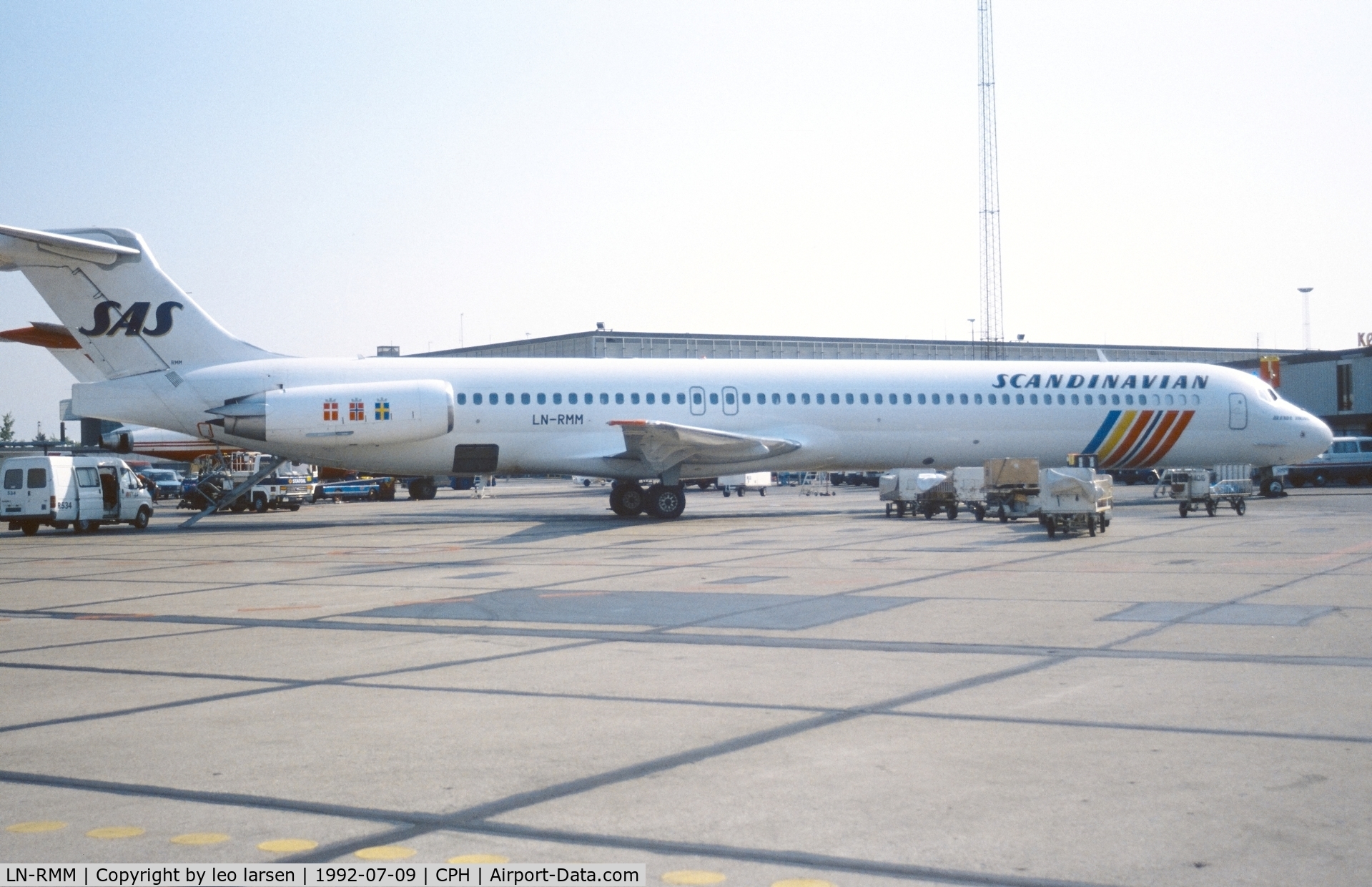 LN-RMM, 1991 McDonnell Douglas MD-81 (DC-9-81) C/N 53005, Copenhagen 9.7.1992