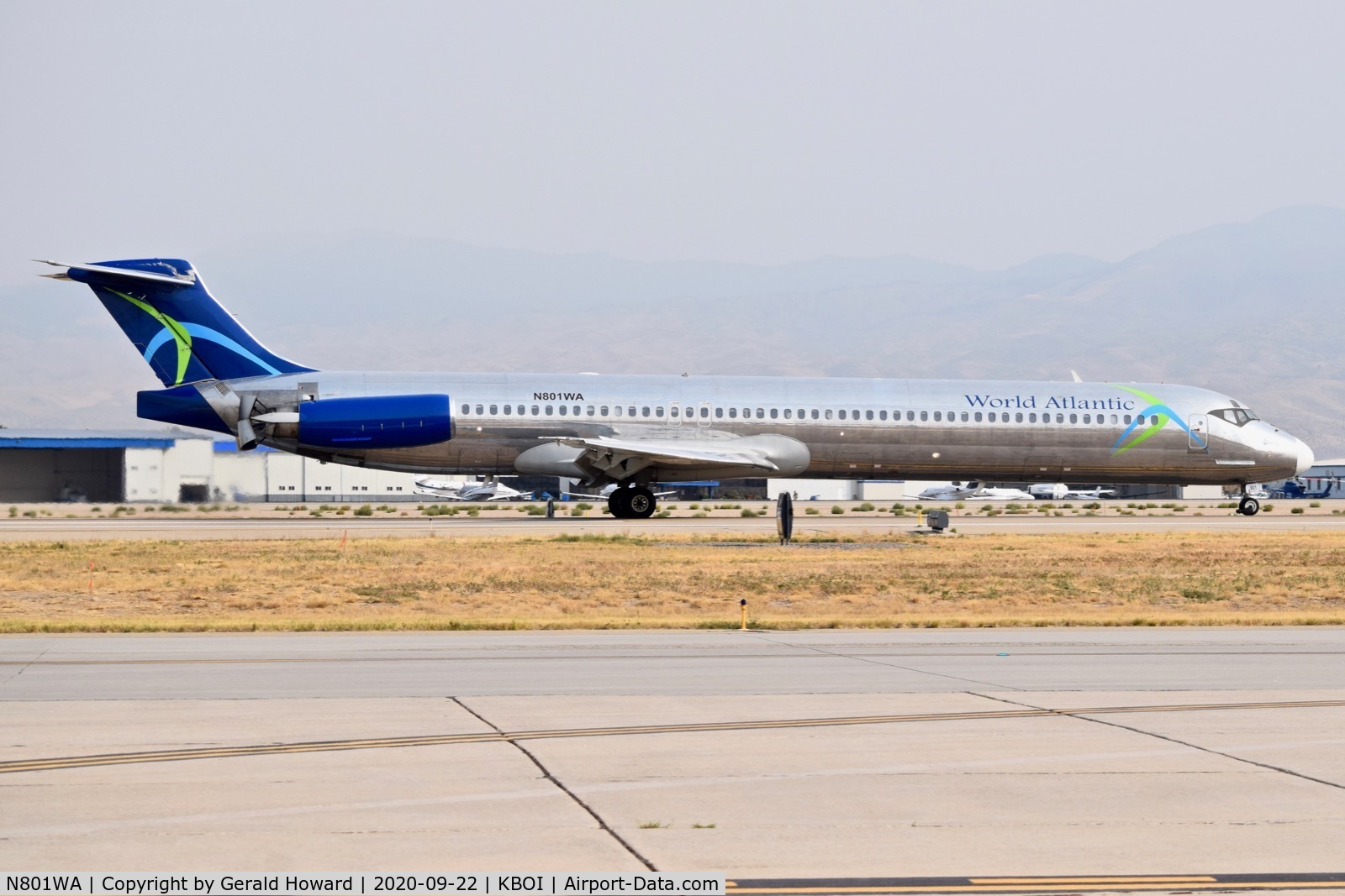 N801WA, 1992 Douglas DC-9-83(MD-83) C/N 53291, Landing 10R.