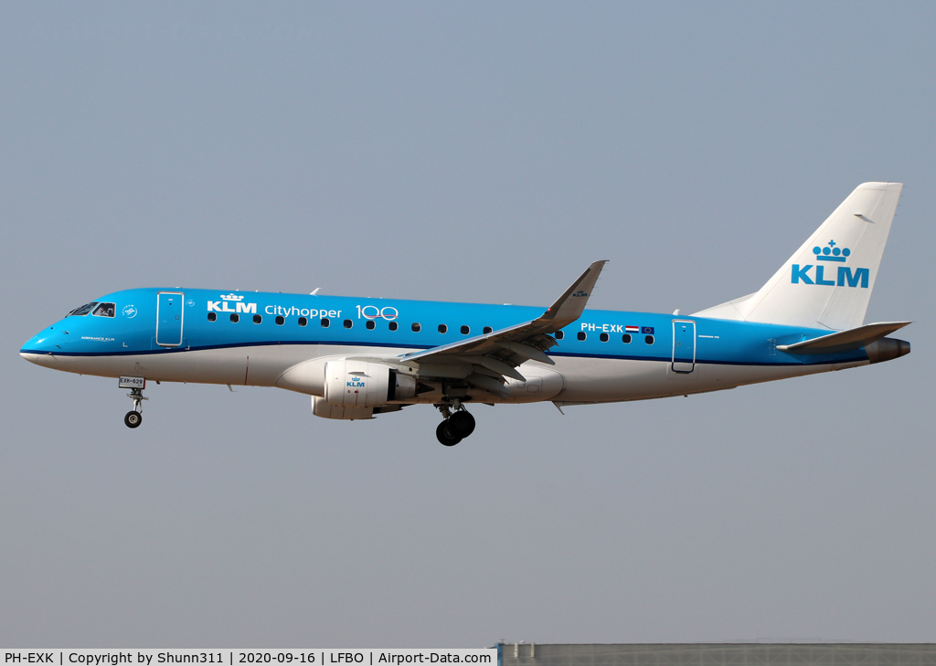 PH-EXK, 2017 Embraer 175STD (ERJ-170-200) C/N 17000629, Landing rwy 14L with additional '100' titles