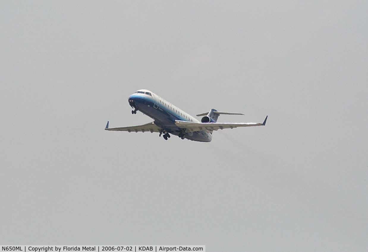 N650ML, 1996 Bombardier CRJ-200ER (CL-600-2B19) C/N 7137, DAB 2006