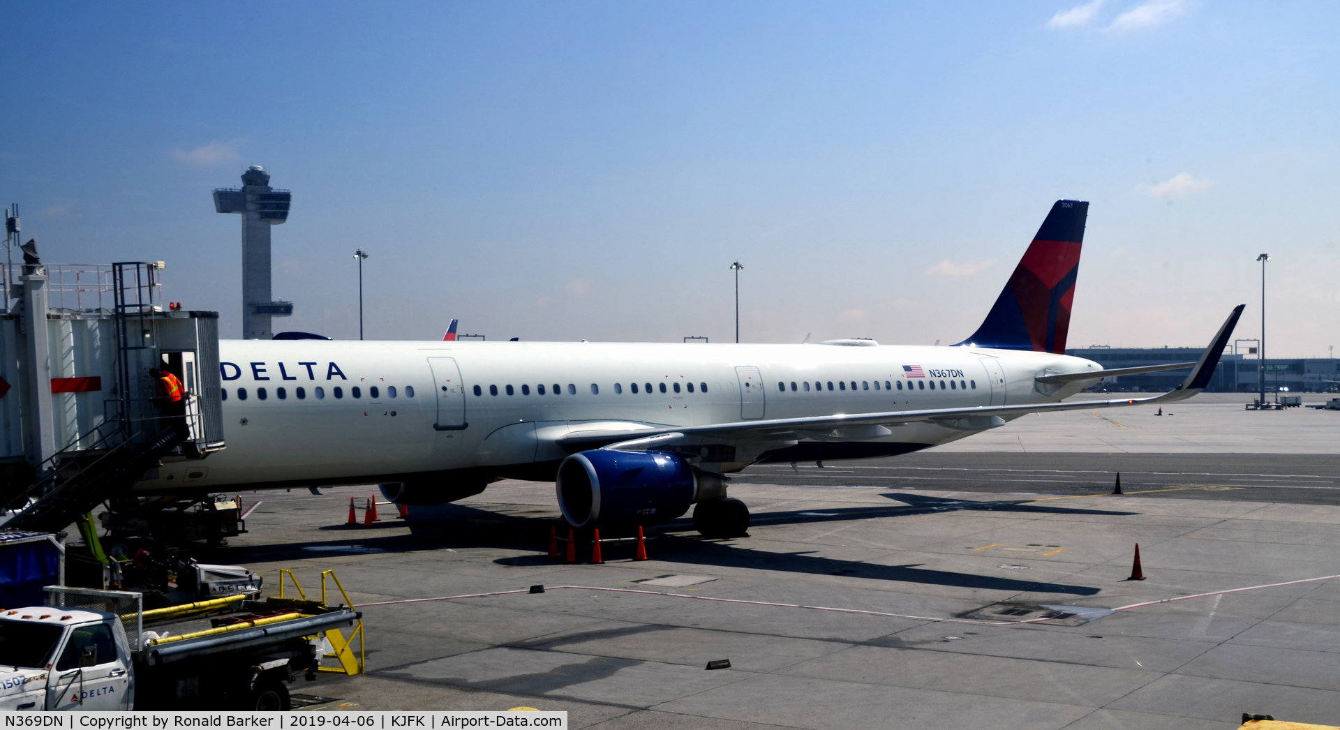 N369DN, 2019 Airbus A321-211 C/N 8697, Parked JFK