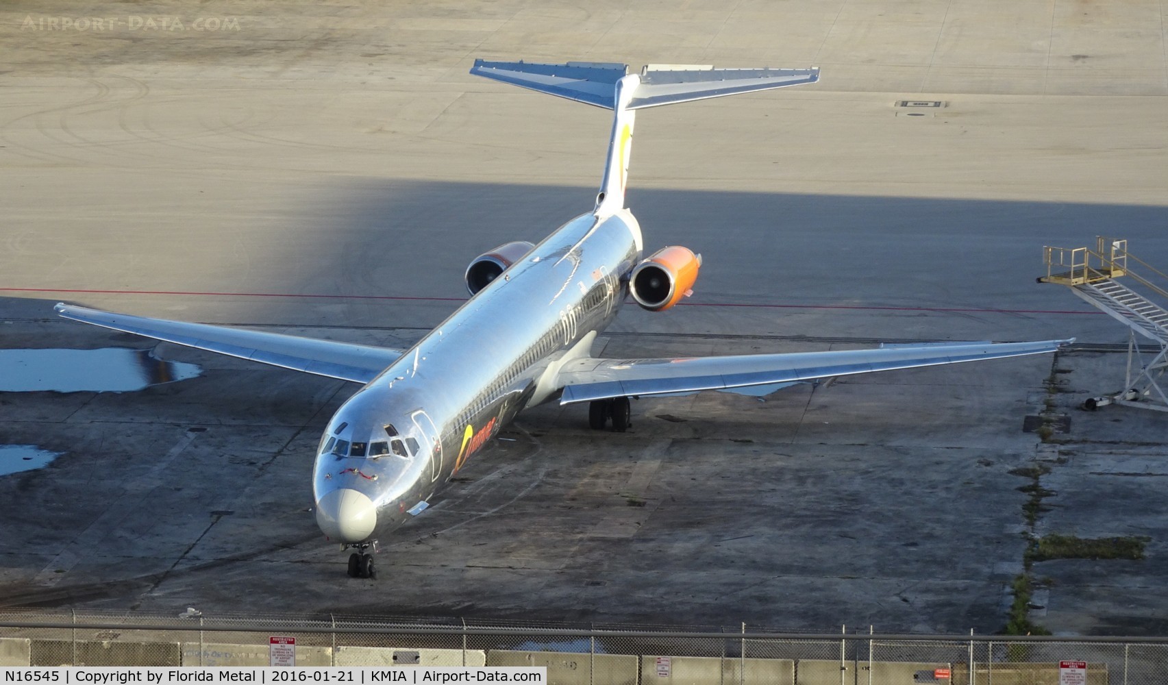 N16545, 1990 McDonnell Douglas MD-82 (DC-9-82) C/N 53027, Orange air