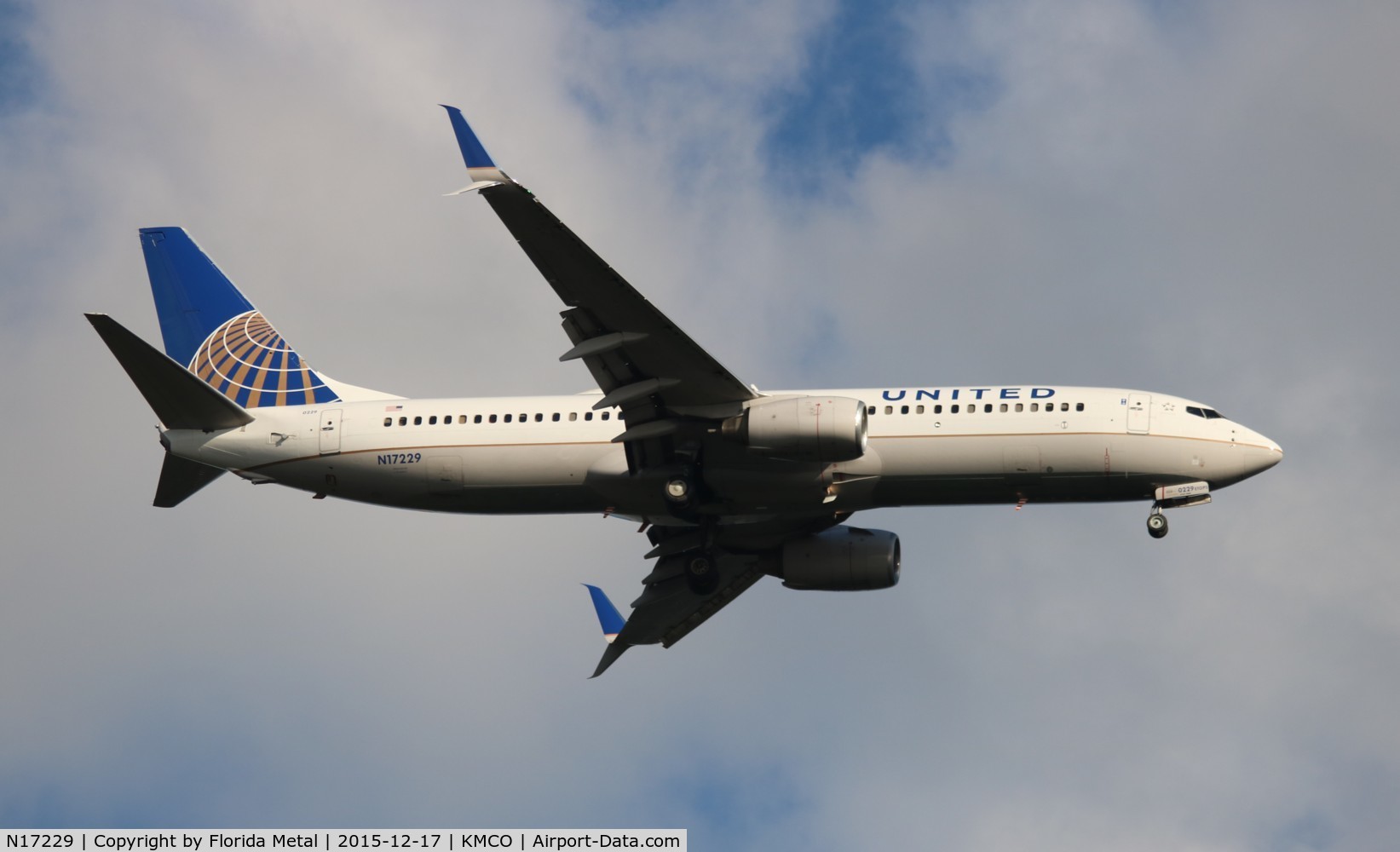 N17229, 1999 Boeing 737-824 C/N 28793, United 737-824