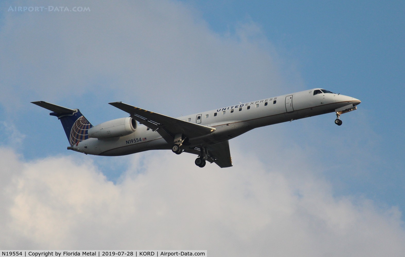 N19554, 2002 Embraer EMB-145LR C/N 145587, United Express EMB-145LR