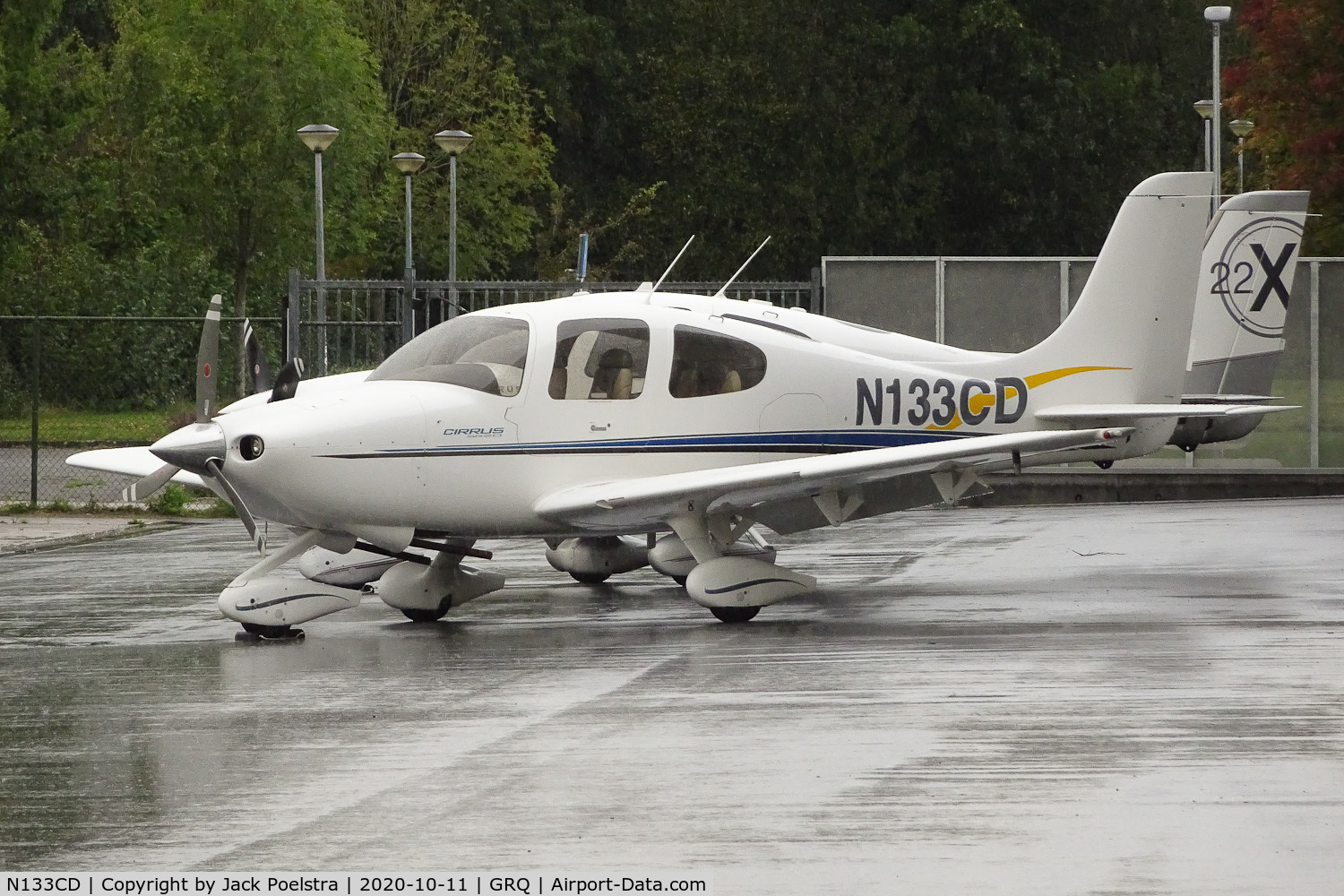 N133CD, 2000 Cirrus SR20 C/N 1025, At ramp of General Enterprise at Groningen airport