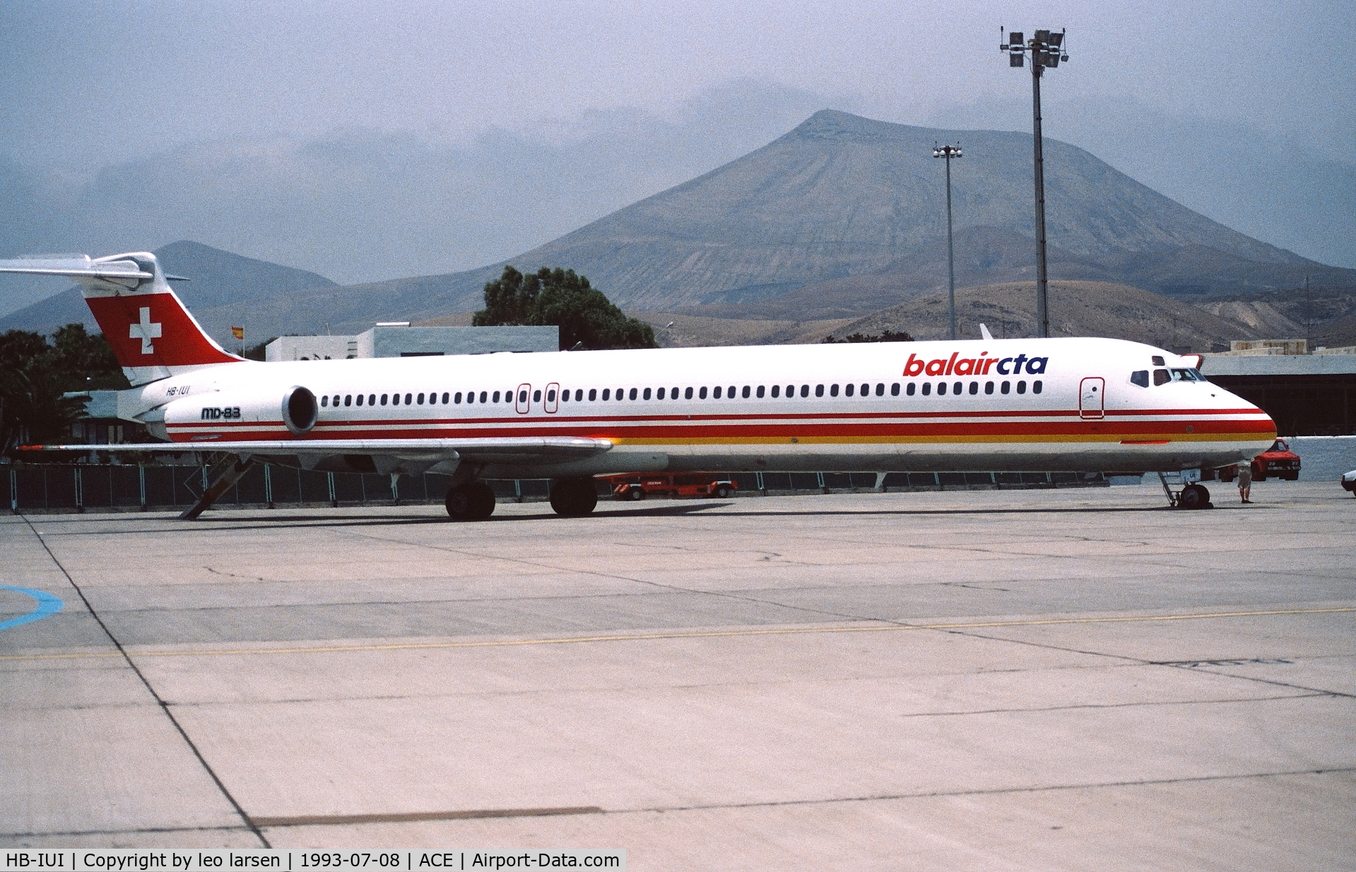 HB-IUI, 1987 McDonnell Douglas MD-83 (DC-9-83) C/N 49710, Arrecife 8.7.1993