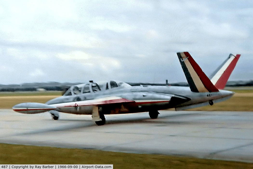487, Atlas MB-326M Impala 1 C/N 132/6363/A12, 487   Fouga CM-170R Magister [487] (French Air Force)  (Place unknown)~G @ 09/1966