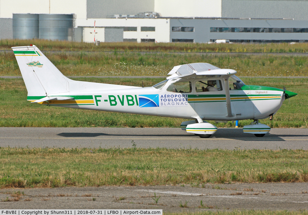 F-BVBI, Reims F172M Skyhawk C/N 1109, Taxiing to the Airclub with additional 'Aeroport Toulouse-Blagnac' sticker