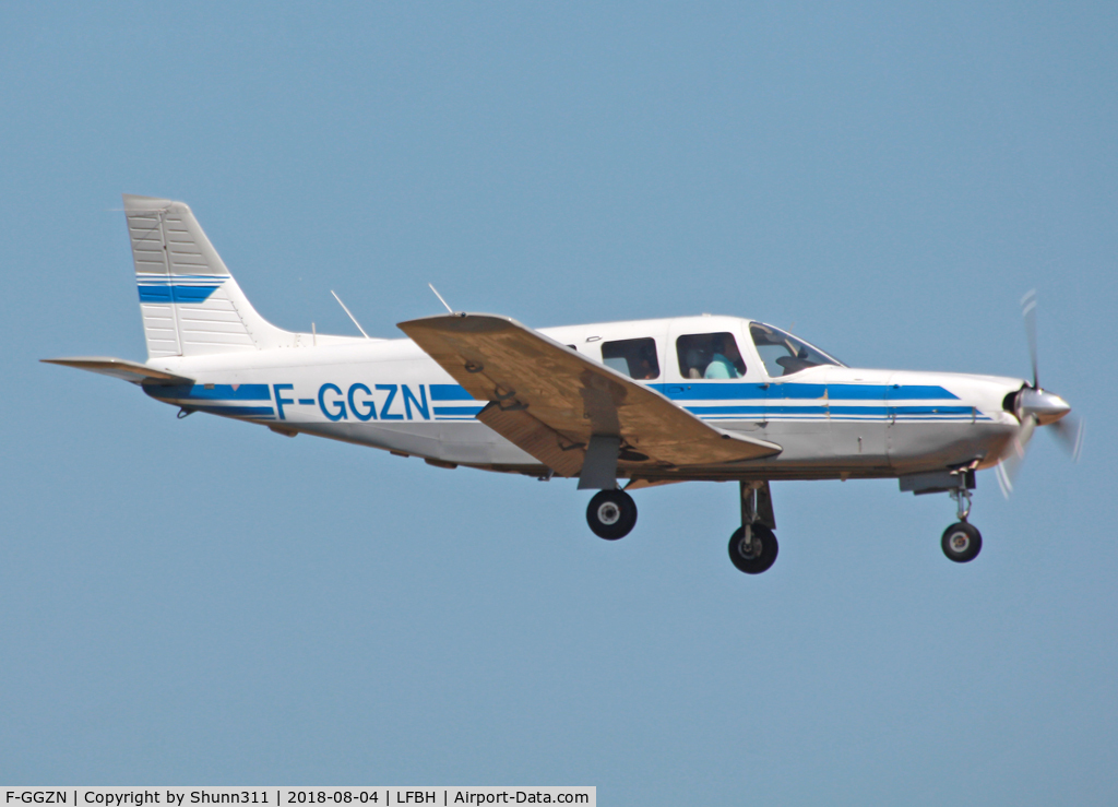 F-GGZN, Piper PA-32R-301 Saratoga SP C/N 32R-8313030, Landing rwy 09