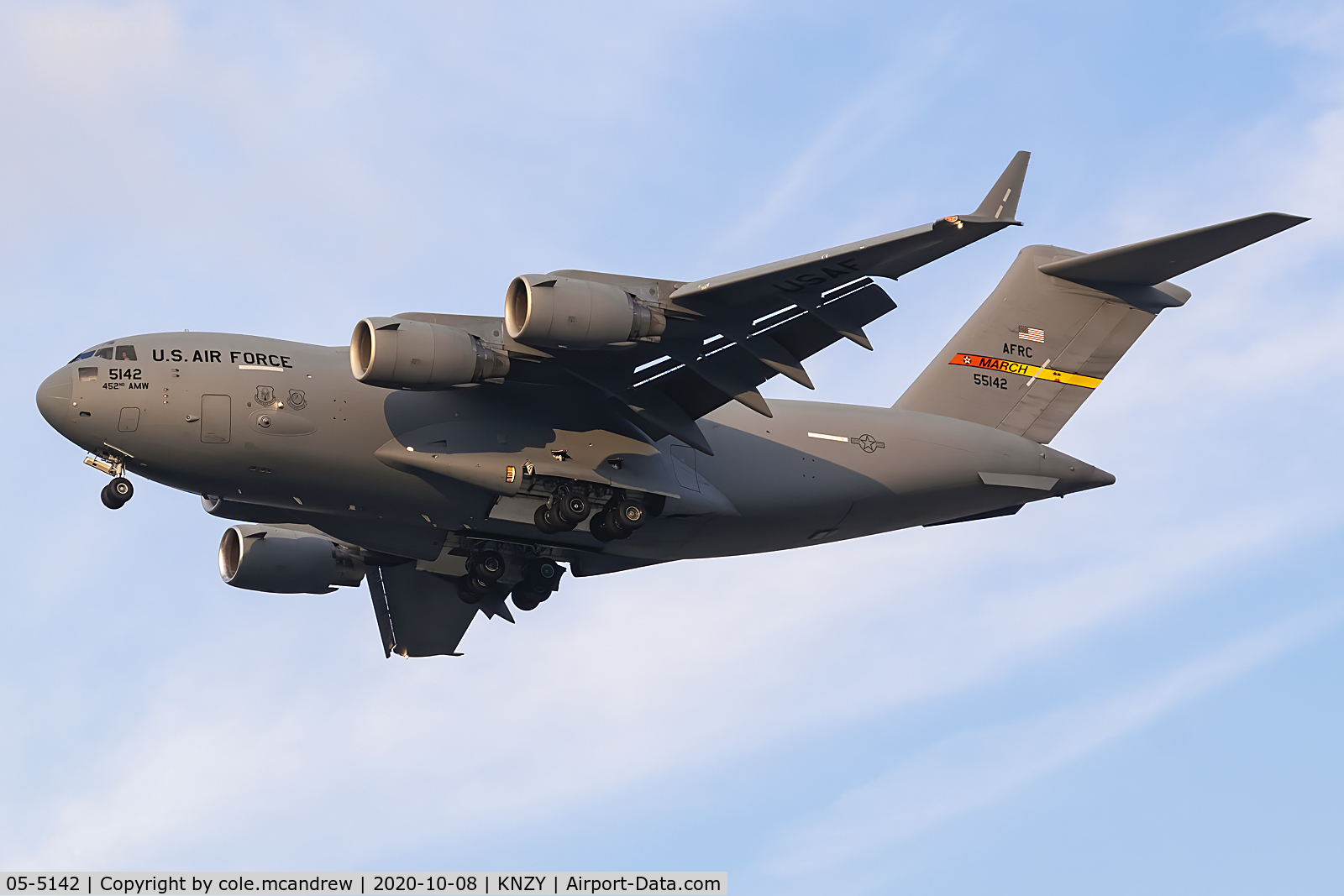 05-5142, 2005 Boeing C-17A Globemaster III C/N P-142, E55143 arriving into NAS North Island from Hickam AFB