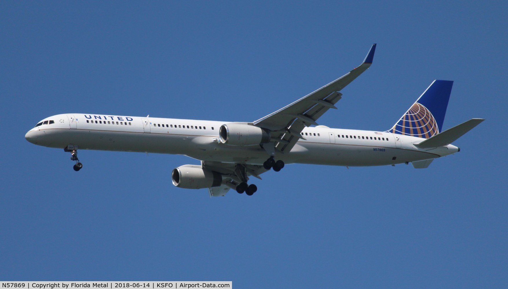 N57869, 2002 Boeing 757-33N C/N 32593, United 757-33N