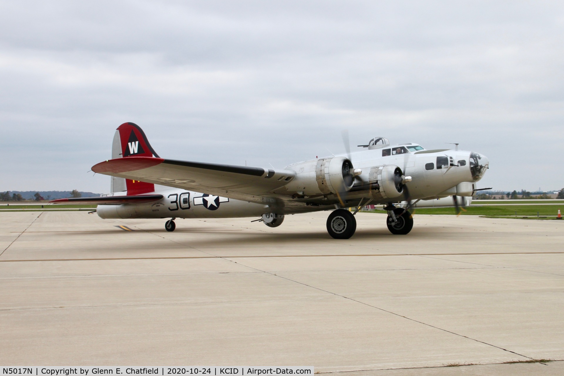 N5017N, 1944 Lockheed/Vega (Boeing) B-17G-105-VE Flying Fortress C/N 8649, Arriving