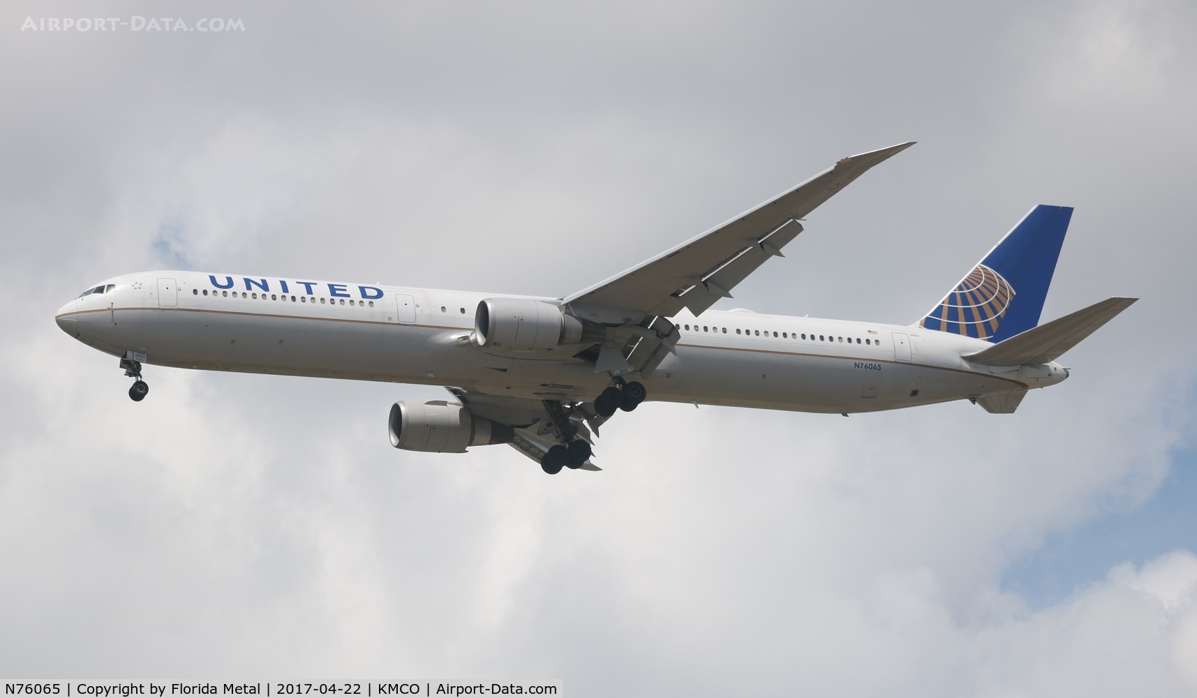 N76065, 2002 Boeing 767-424/ER C/N 29460, United 767-424