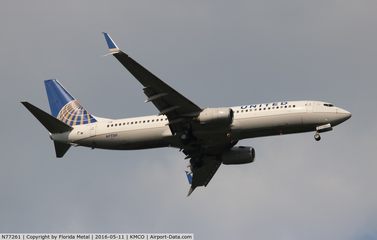 N77261, 2001 Boeing 737-824 C/N 31582, United 737-824