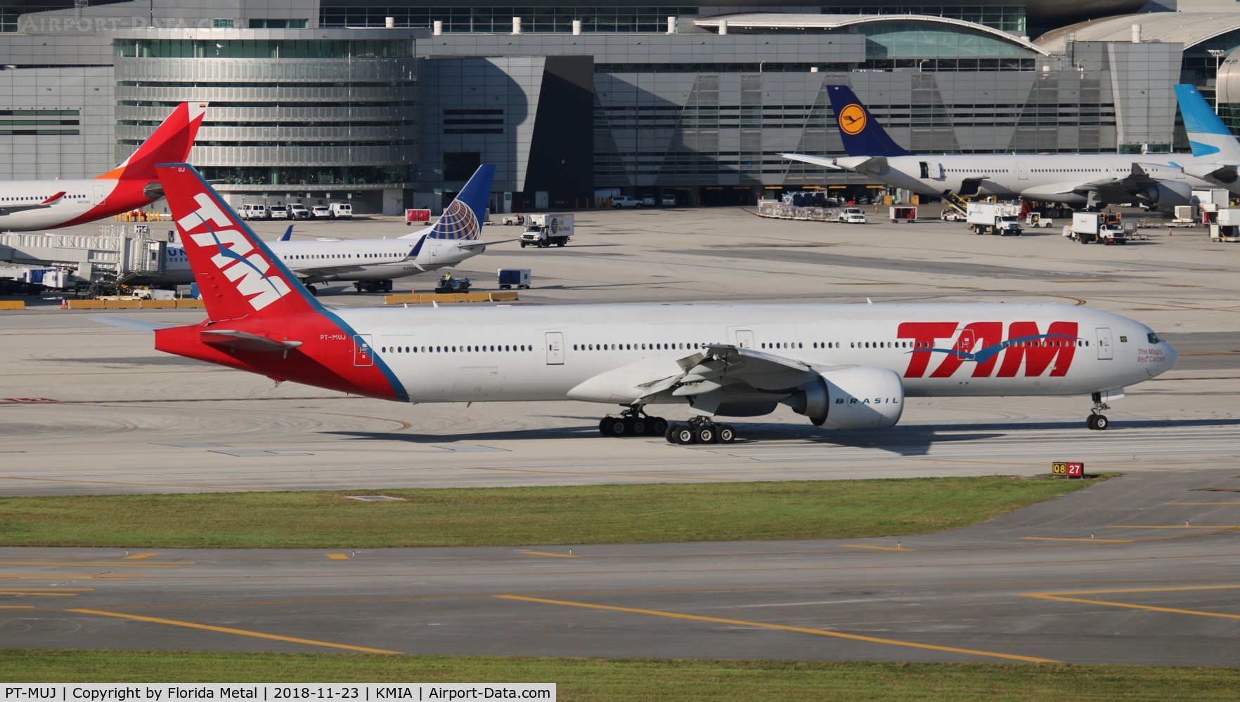 PT-MUJ, 2013 Boeing 777-32W/ER C/N 40588, TAM 777-300ER