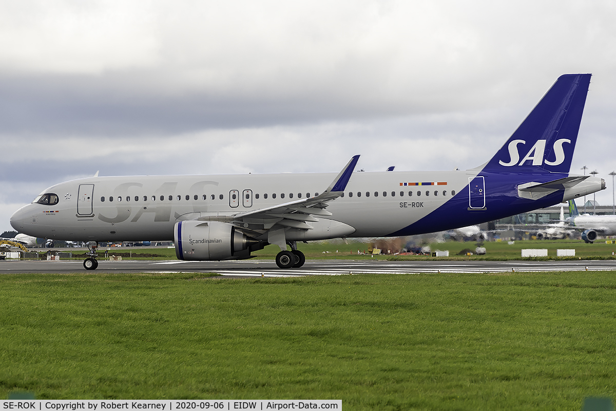 SE-ROK, 2019 Airbus A320-251N C/N 9451, Lining up r/w 28