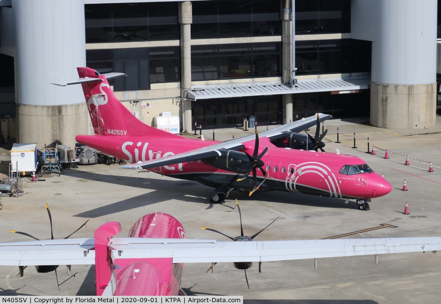 N405SV, 2018 ATR 42-600 C/N 1403, Silver ATR-42