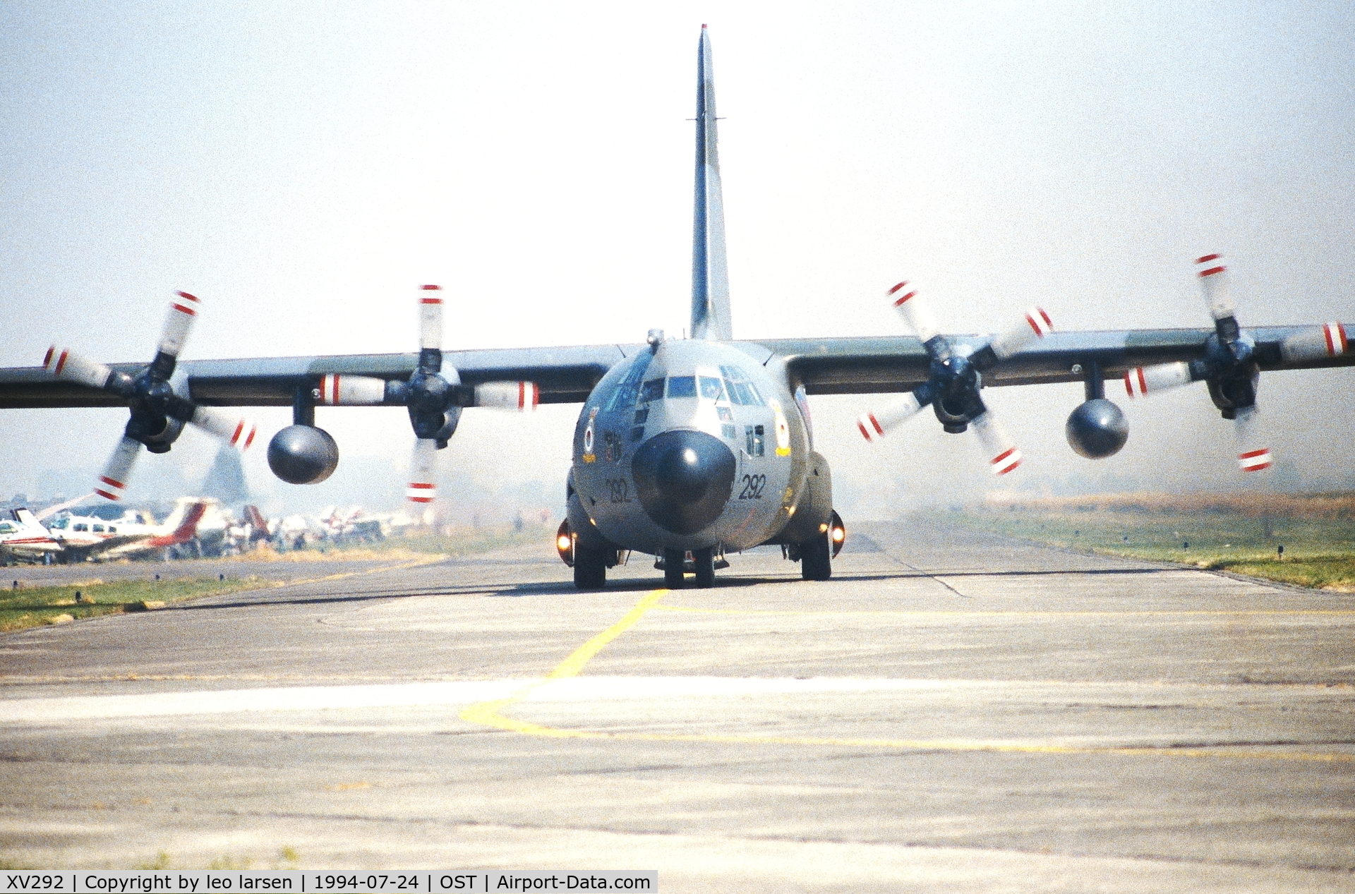 XV292, 1967 Lockheed C-130K Hercules C.1 C/N 382-4257, Ostende 24.7.1994