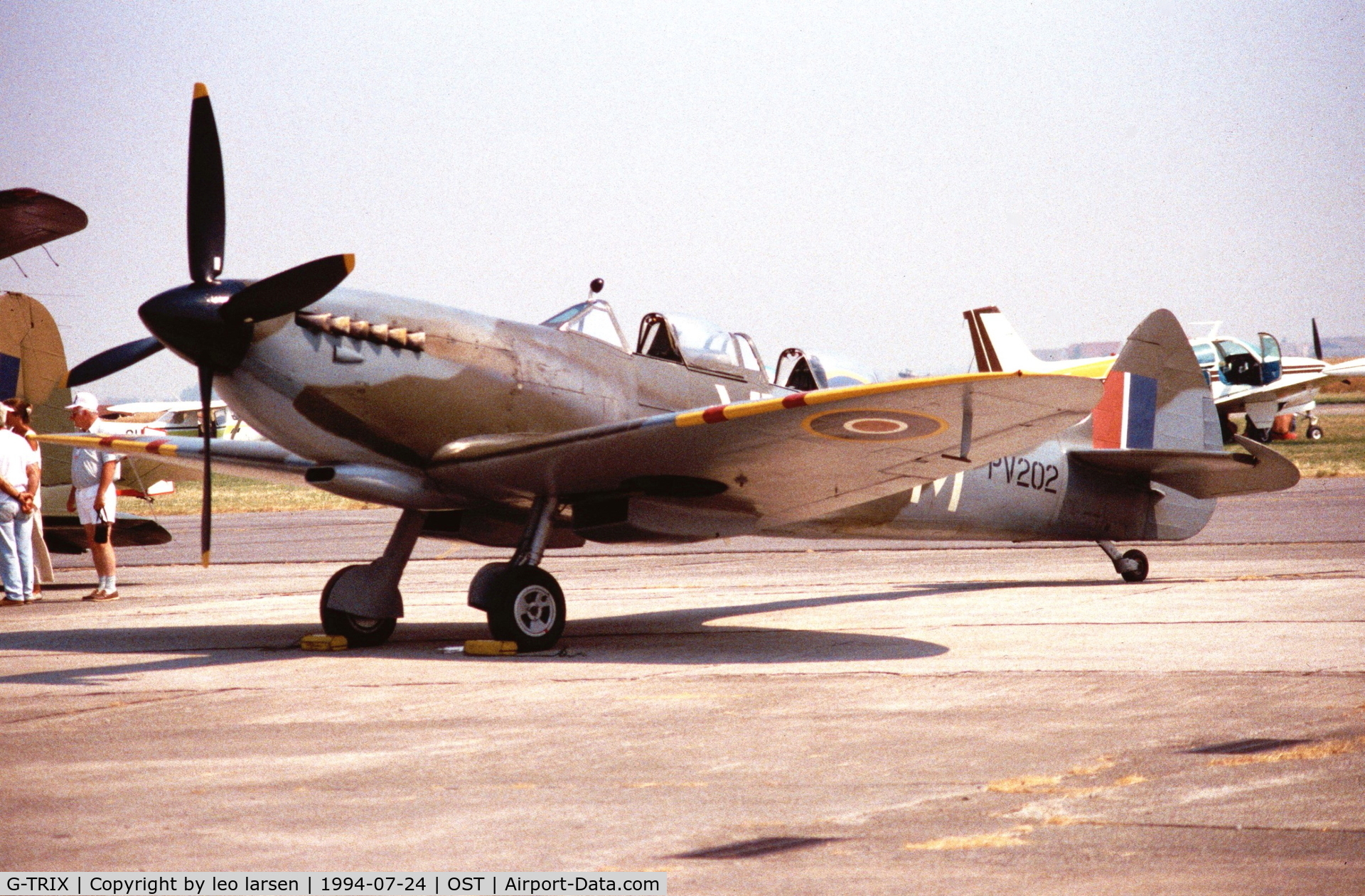 G-TRIX, 1944 Supermarine 509 Spitfire TR.IXc C/N CBAF.9590, Ostende Air Show 24.7.1994