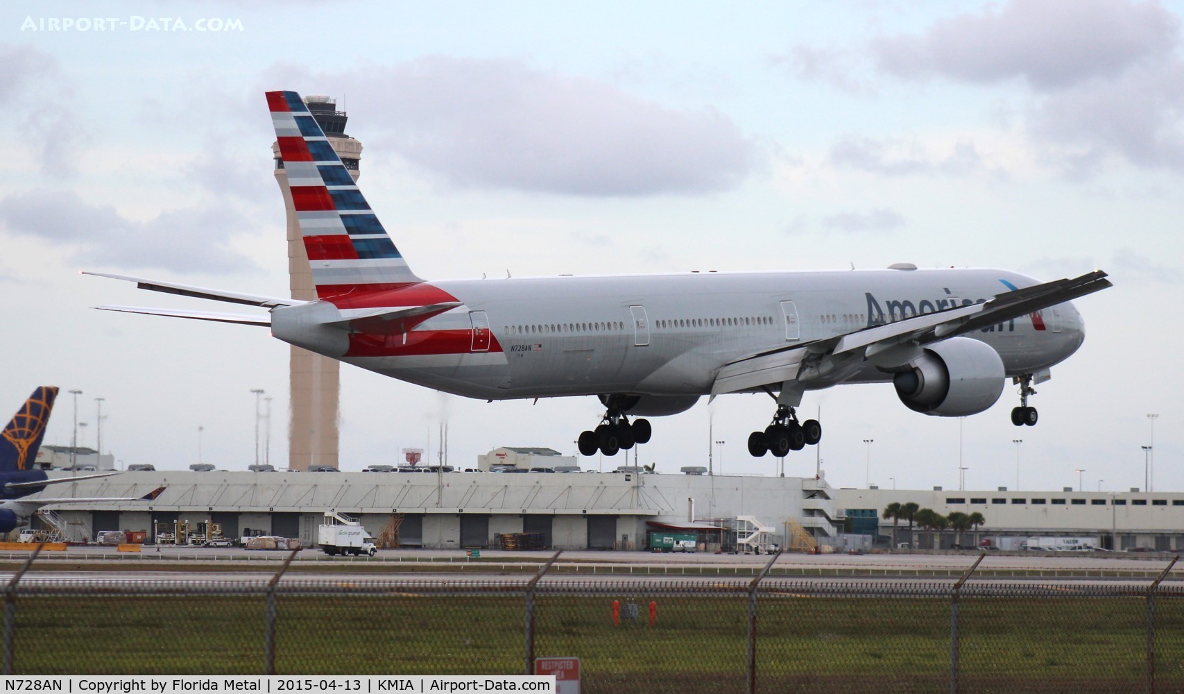 N728AN, 2014 Boeing 777-323/ER C/N 31553, MIA spotting 2015