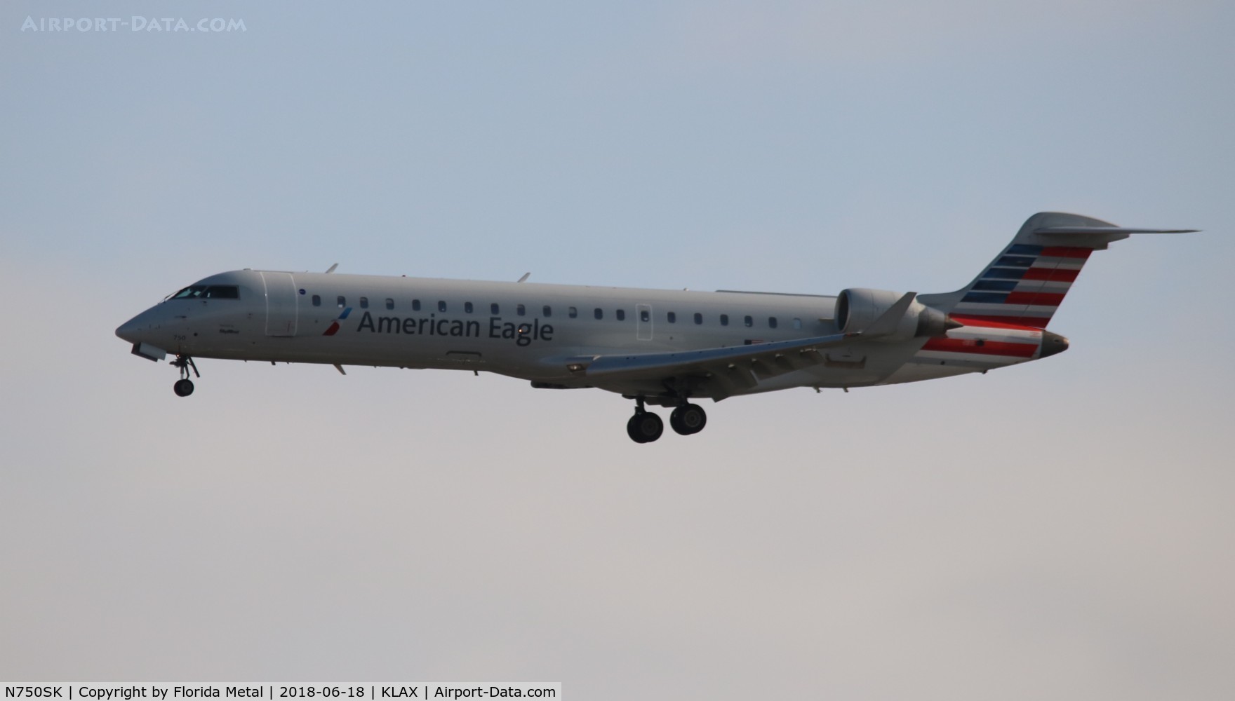 N750SK, 2005 Bombardier CRJ-701ER (CL-600-2C10) Regional Jet C/N 10207, LAX spotting 2018