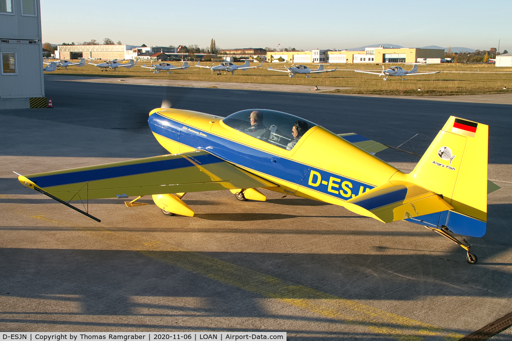 D-ESJN, Extra EA-200 C/N 1037, private Extra EA-200