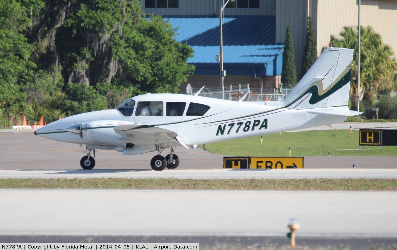 N778PA, 1977 Piper PA-23-250 C/N 27-7854053, SNF LAL 2014