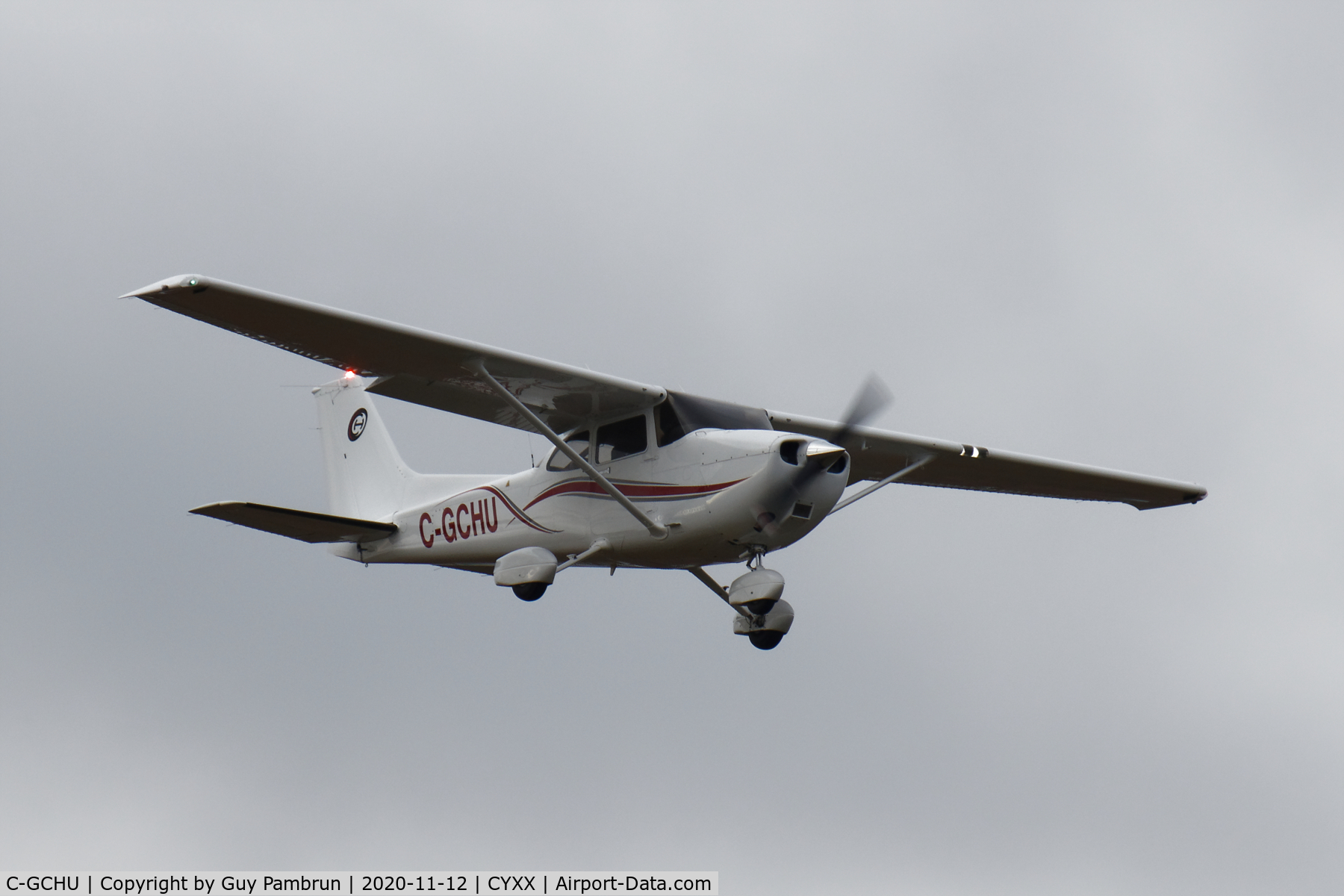 C-GCHU, 2005 Cessna 172S C/N 172S10056, On final for 19