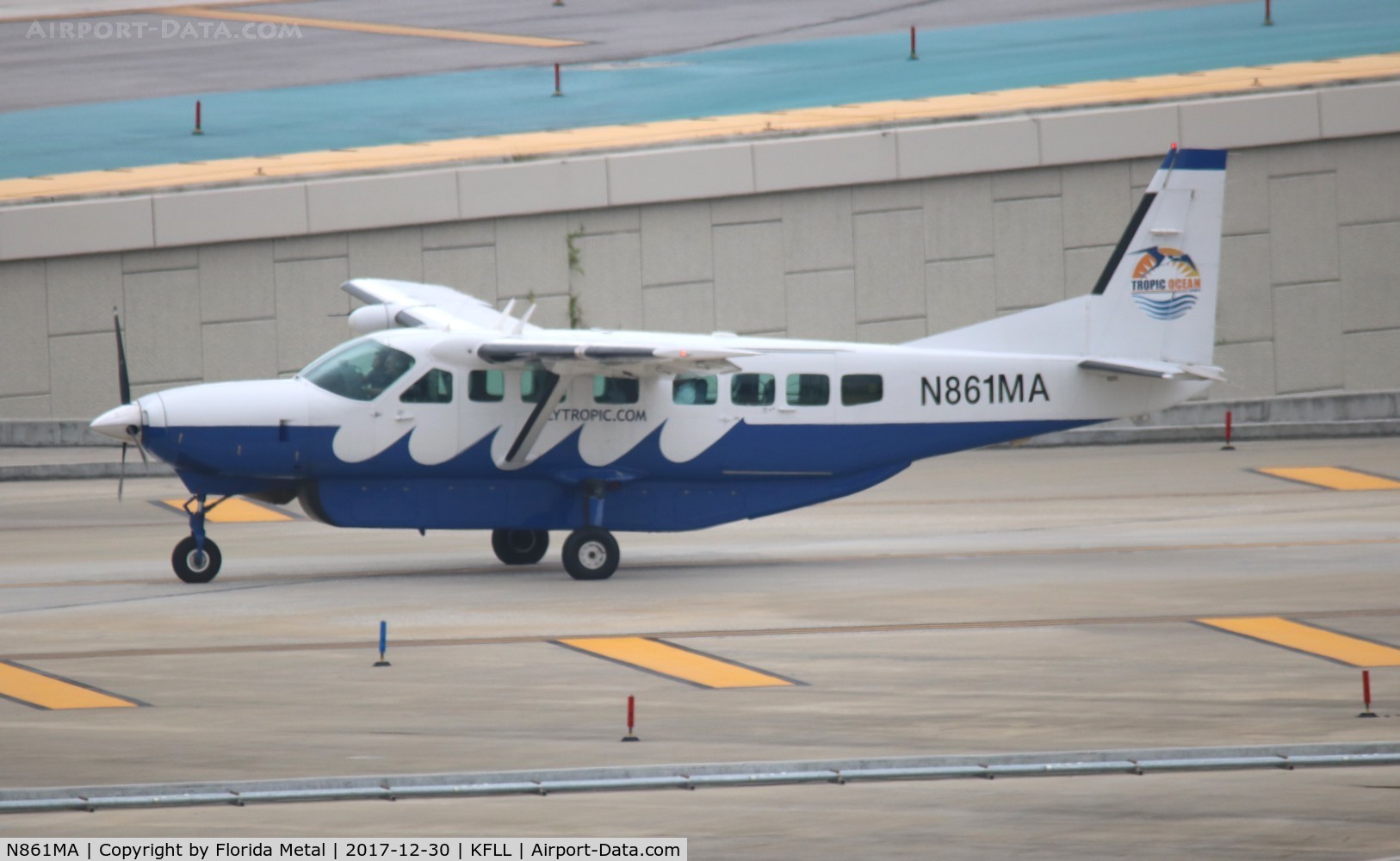N861MA, 2000 Cessna 208B Grand Caravan C/N 208B-0825, FLL spotting 2017