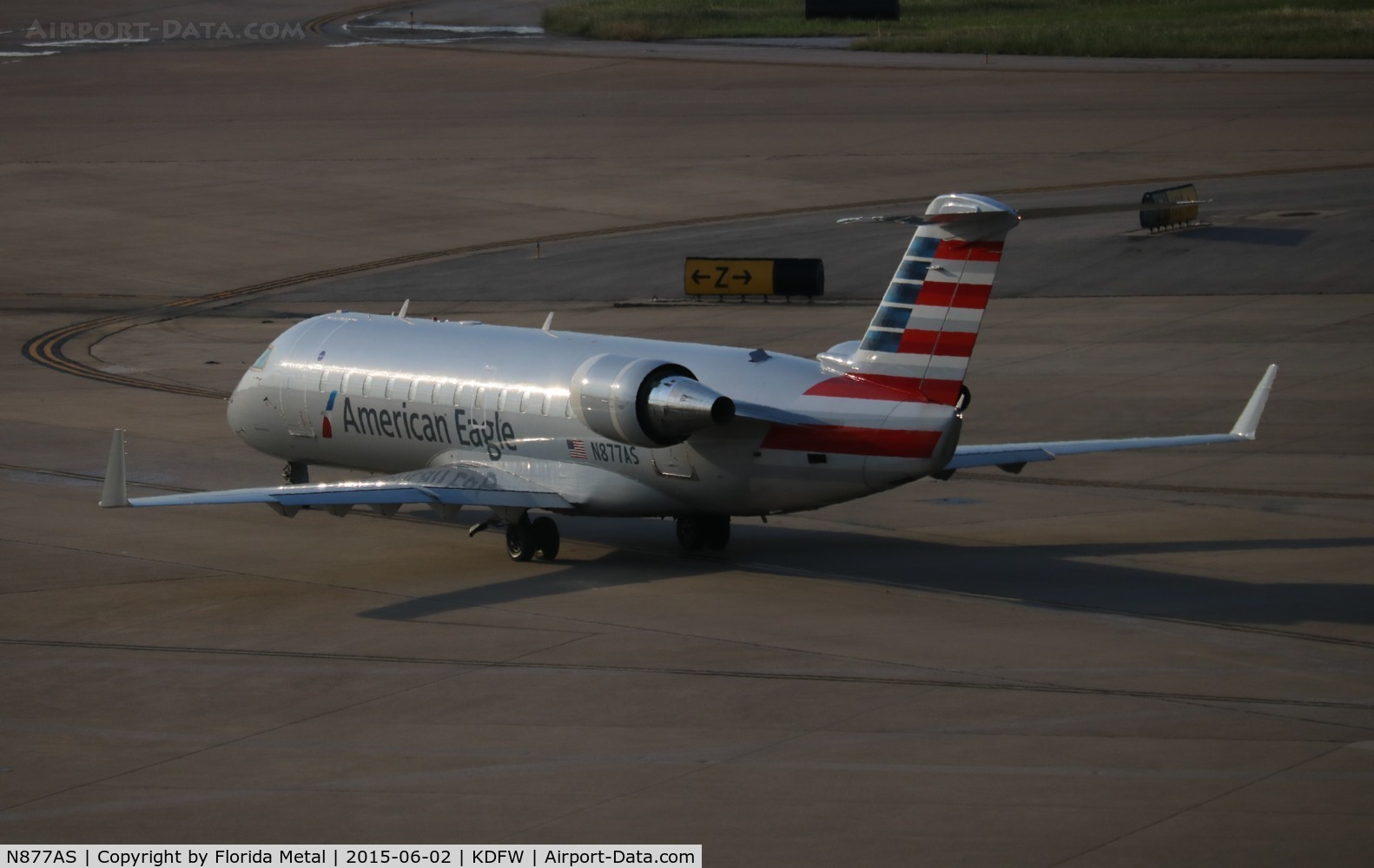 N877AS, 2001 Bombardier CRJ-200ER (CL-600-2B19) C/N 7579, DFW spotting 2015