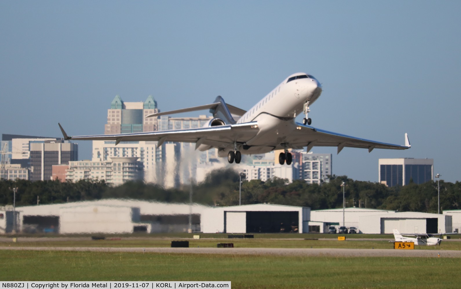 N880ZJ, Bombardier BD-700-1A11 Global 5000 C/N 9644, ORL spotting 2019