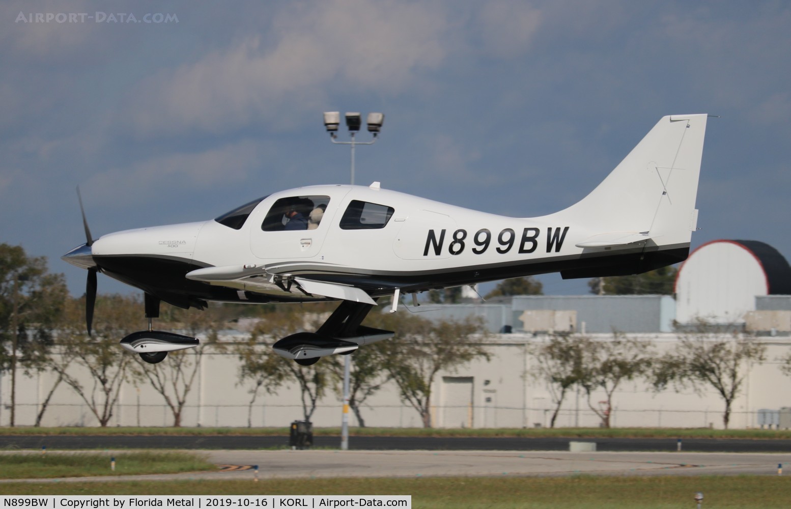 N899BW, 2006 Columbia Aircraft Mfg LC41-550FG C/N 41601, ORL spotting 2019