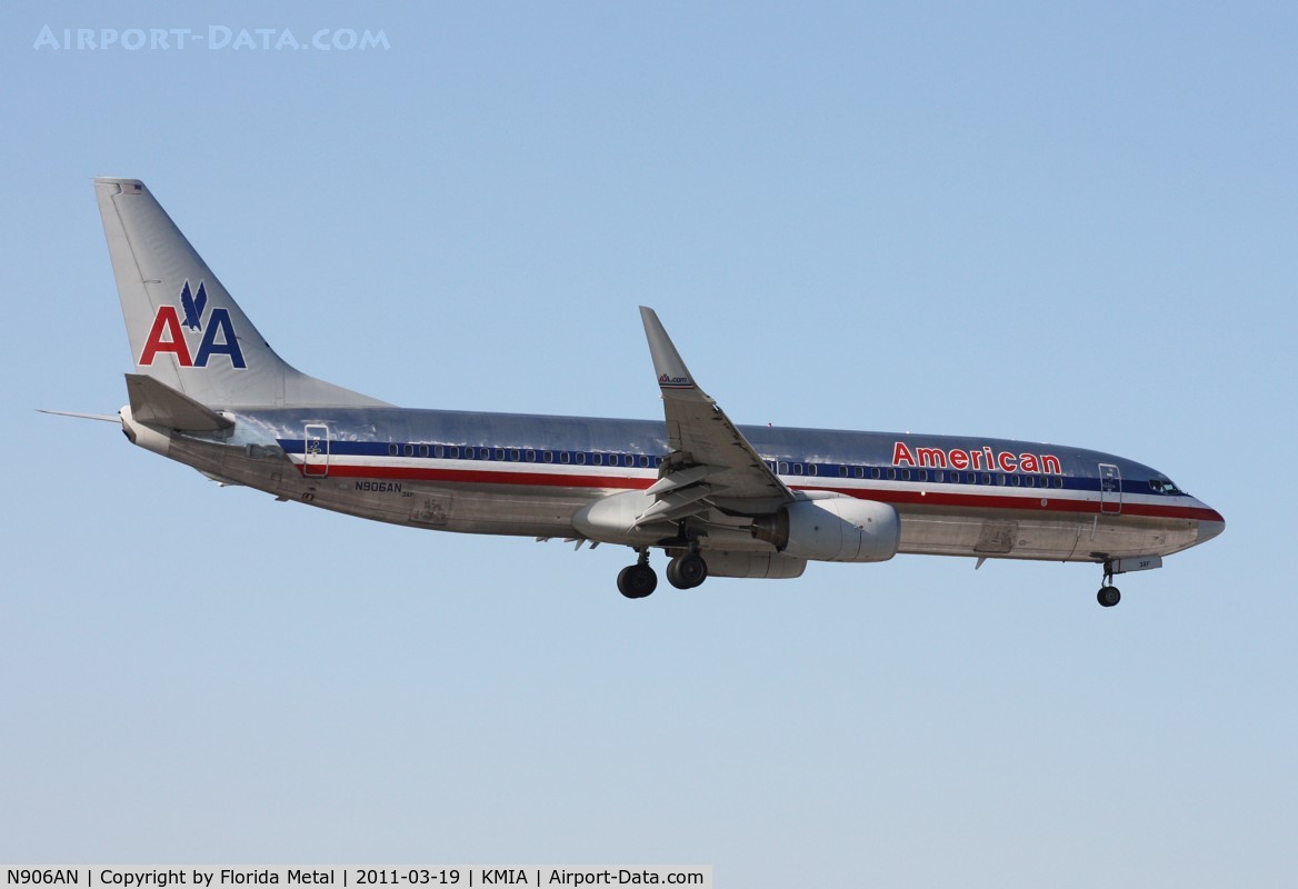 N906AN, 1999 Boeing 737-823 C/N 29508, MIA spotting 2011