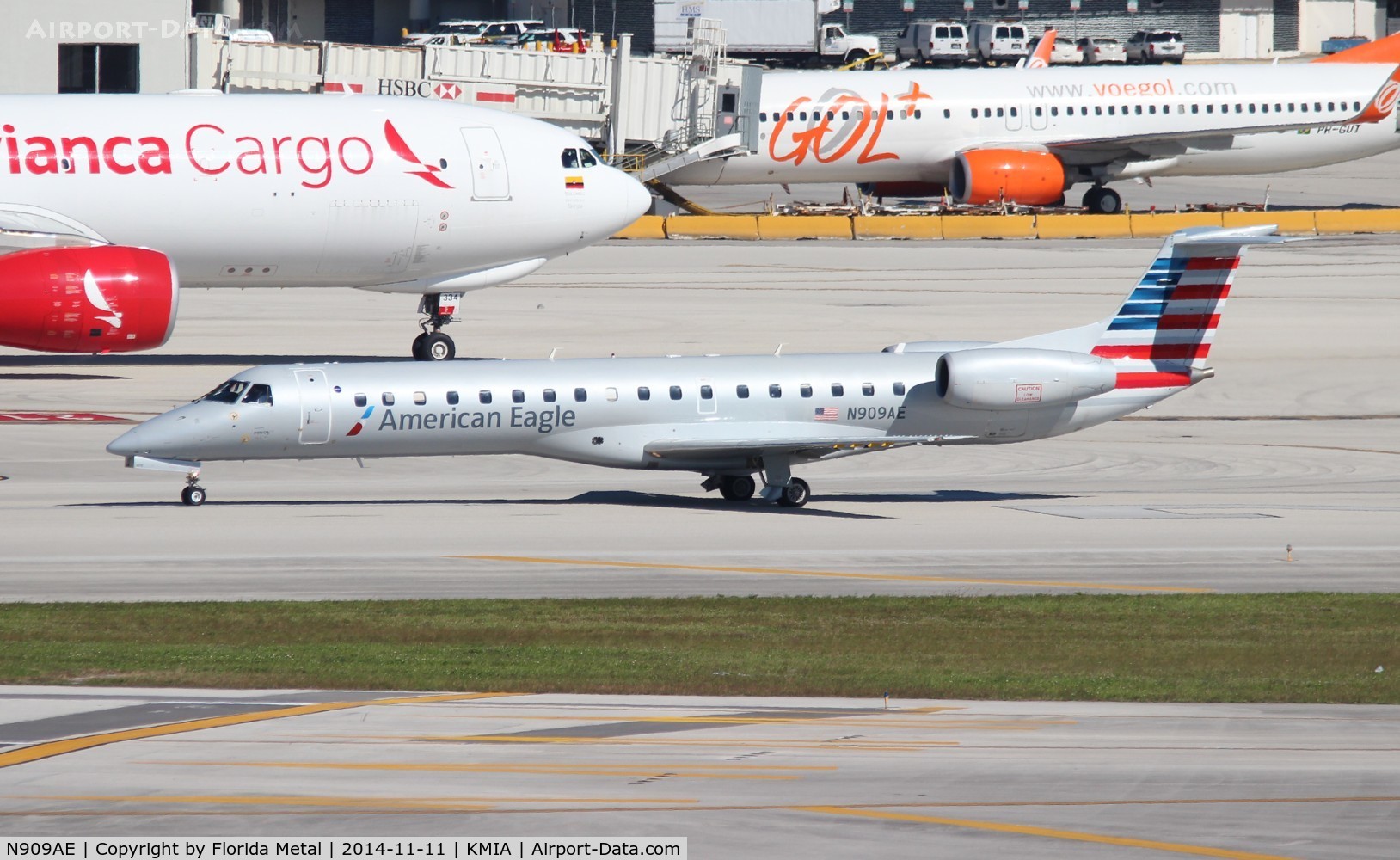N909AE, 2005 Embraer ERJ-145LR (EMB-145LR) C/N 14500899, MIA spotting 2014