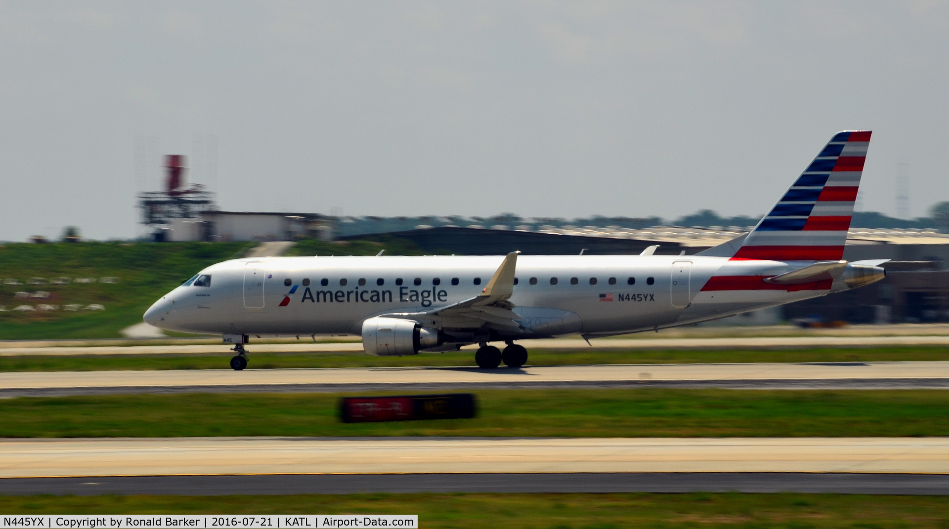 N445YX, 2015 Embraer 175LR (ERJ-170-200LR) C/N 17000455, Taxi Atlanta