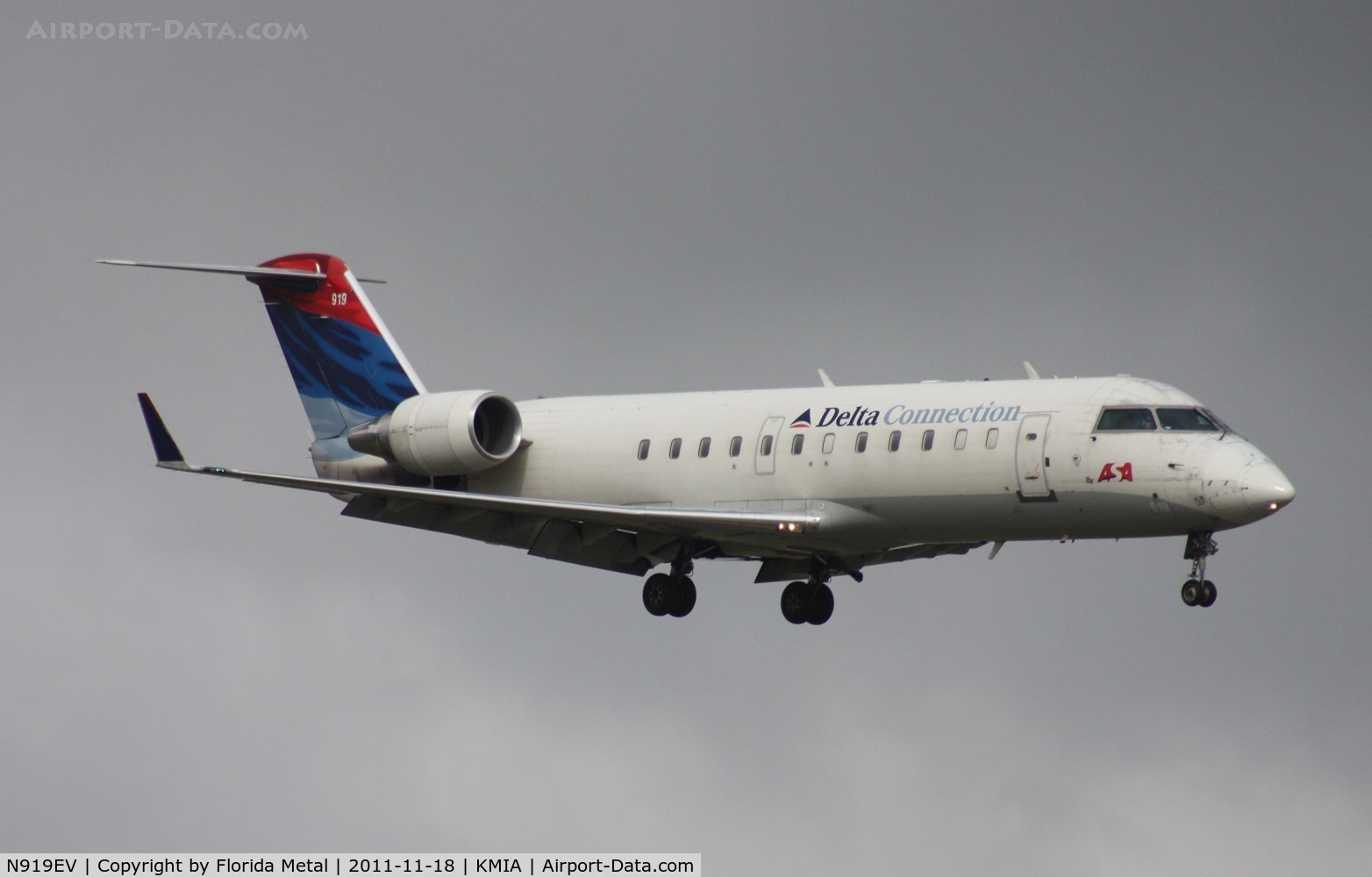 N919EV, 2003 Bombardier CRJ-200ER (CL-600-2B19) C/N 7780, MIA spotting 2011