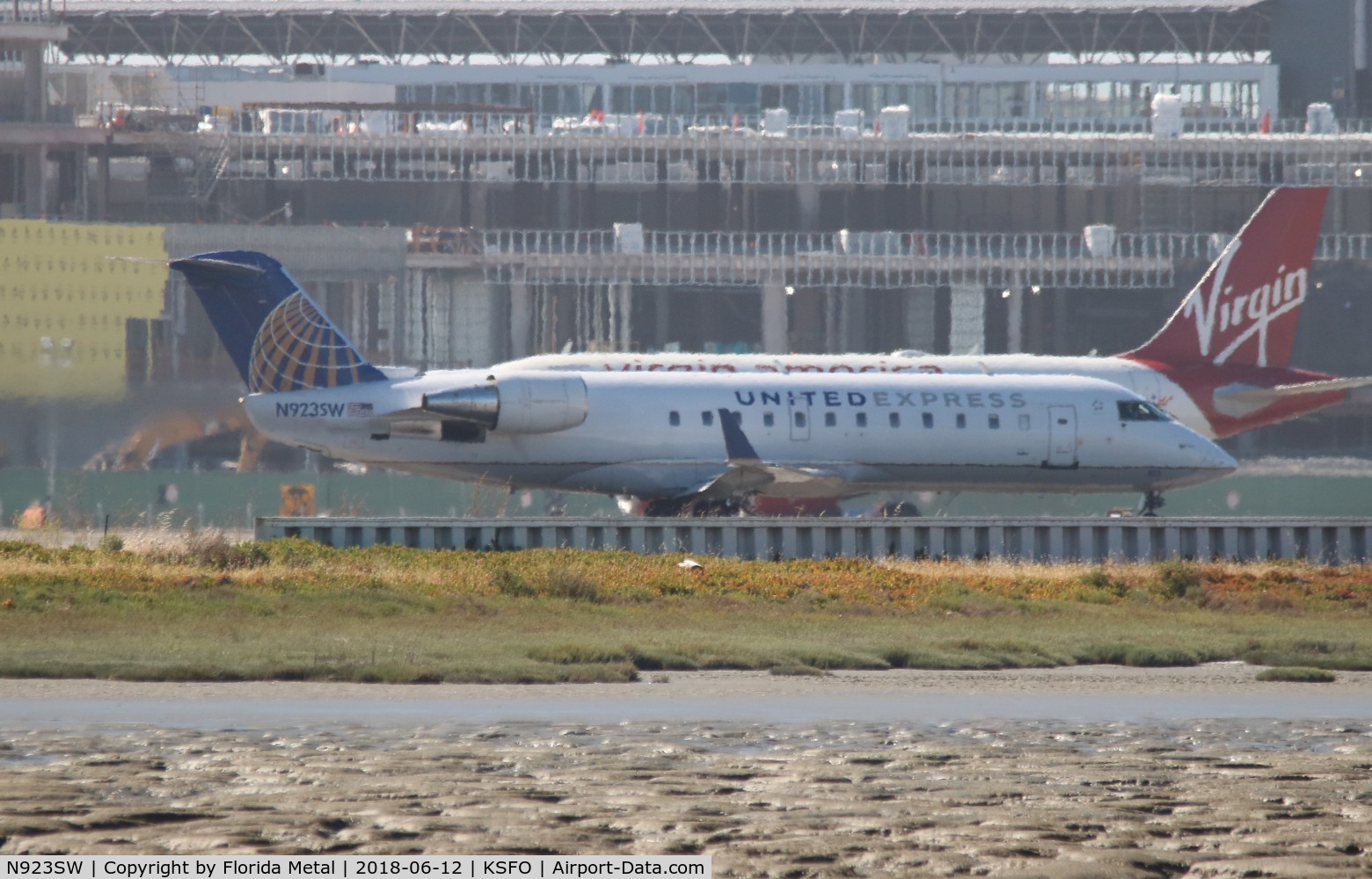 N923SW, 2002 Bombardier CRJ-200LR (CL-600-2B19) C/N 7664, SFO spotting 2018