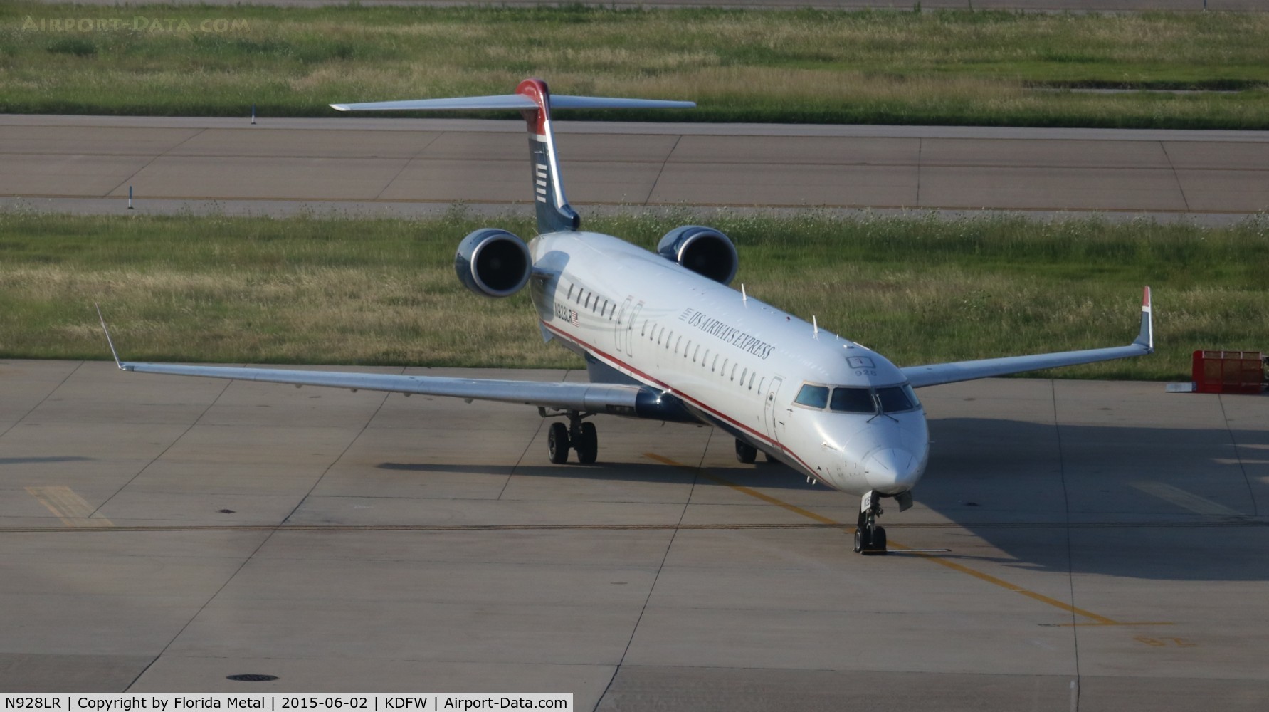 N928LR, 2005 Bombardier CRJ-900ER (CL-600-2D24) C/N 15028, DFW spotting 2015