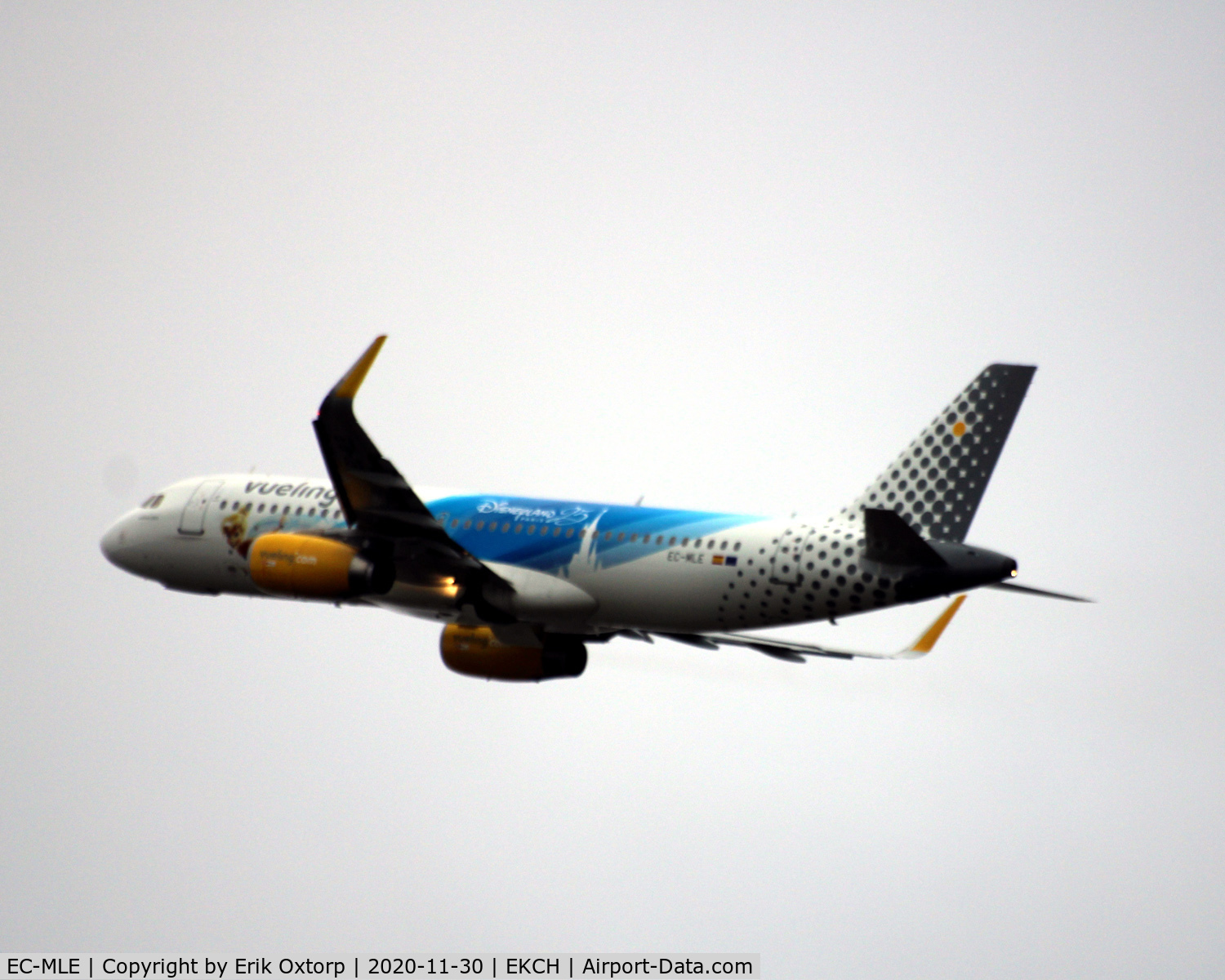 EC-MLE, 2016 Airbus A320-232 C/N 7109, EC-MLE taking off rw 22R