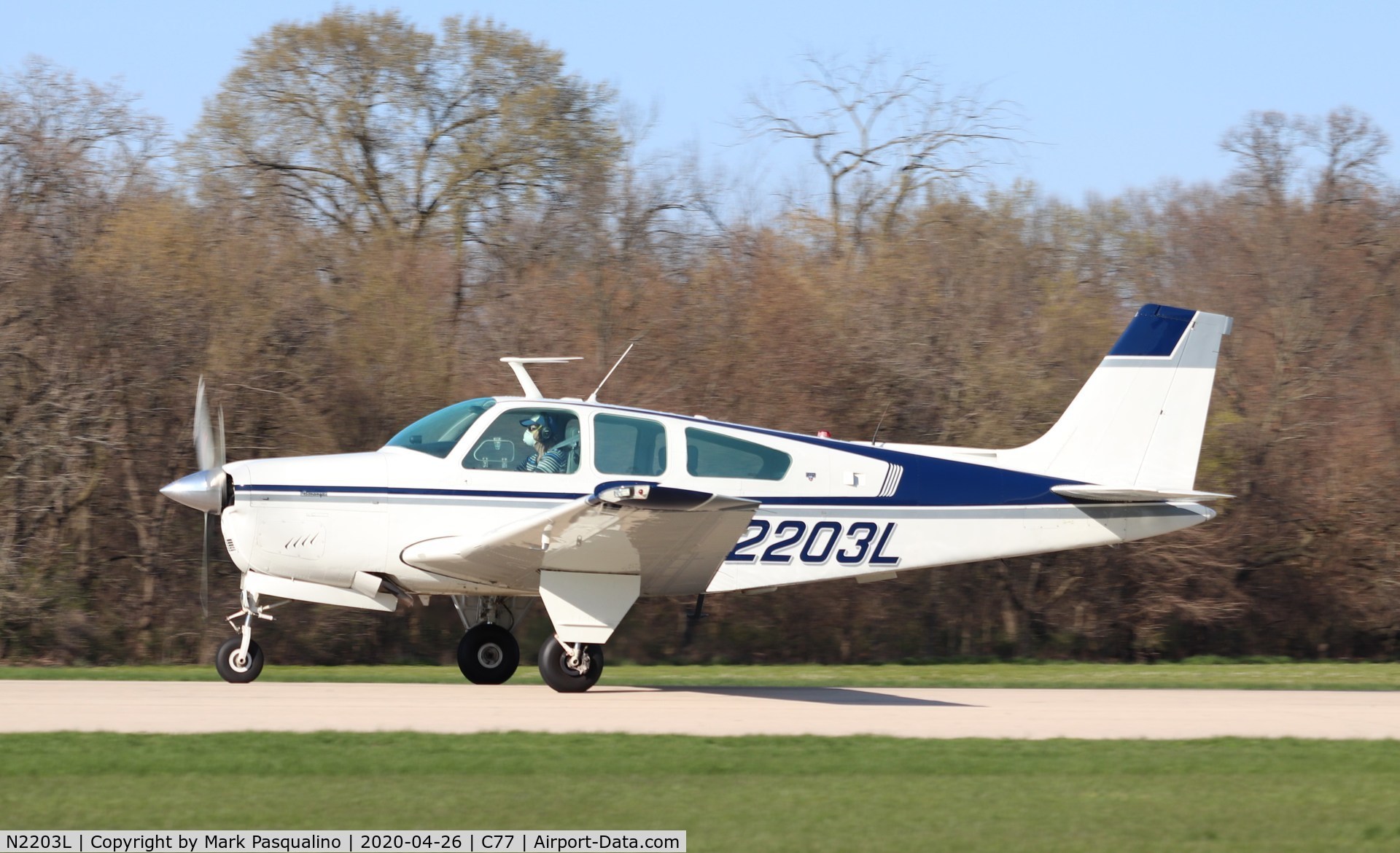 N2203L, 1976 Beech F33A Bonanza C/N CE-669, Beech F33A